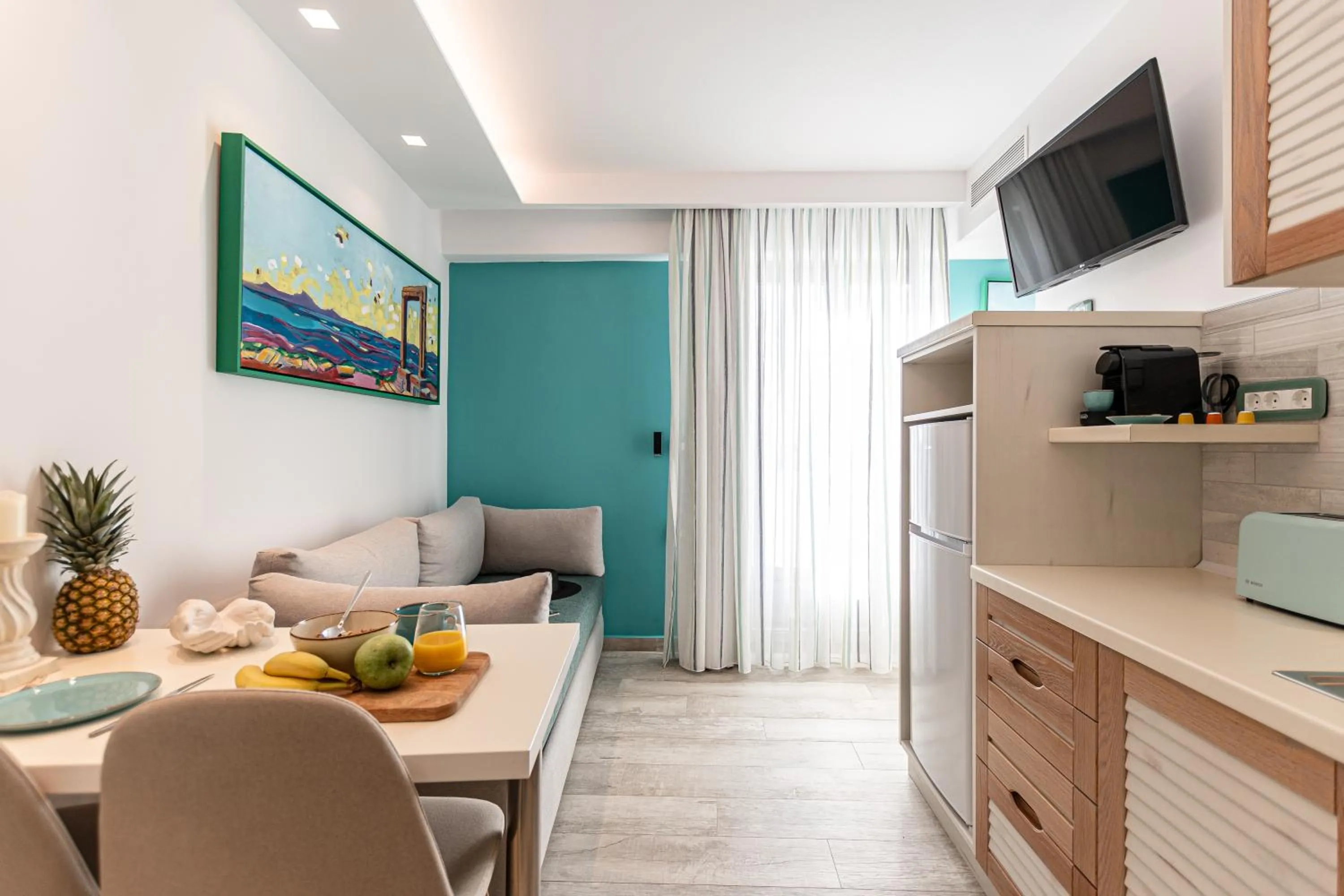 TV and multimedia in Mariet Naxos Elegant Suites