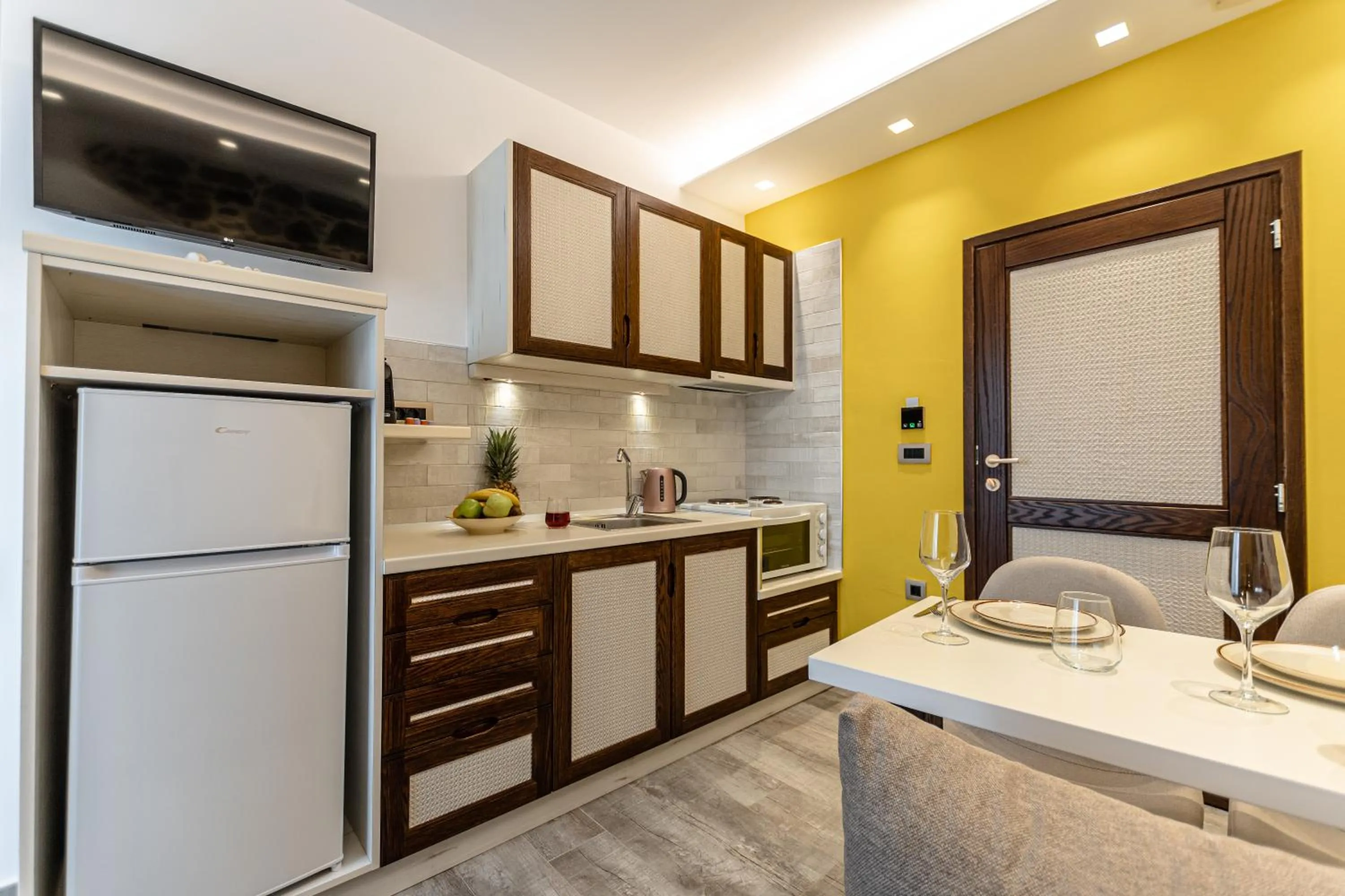 TV and multimedia in Mariet Naxos Elegant Suites