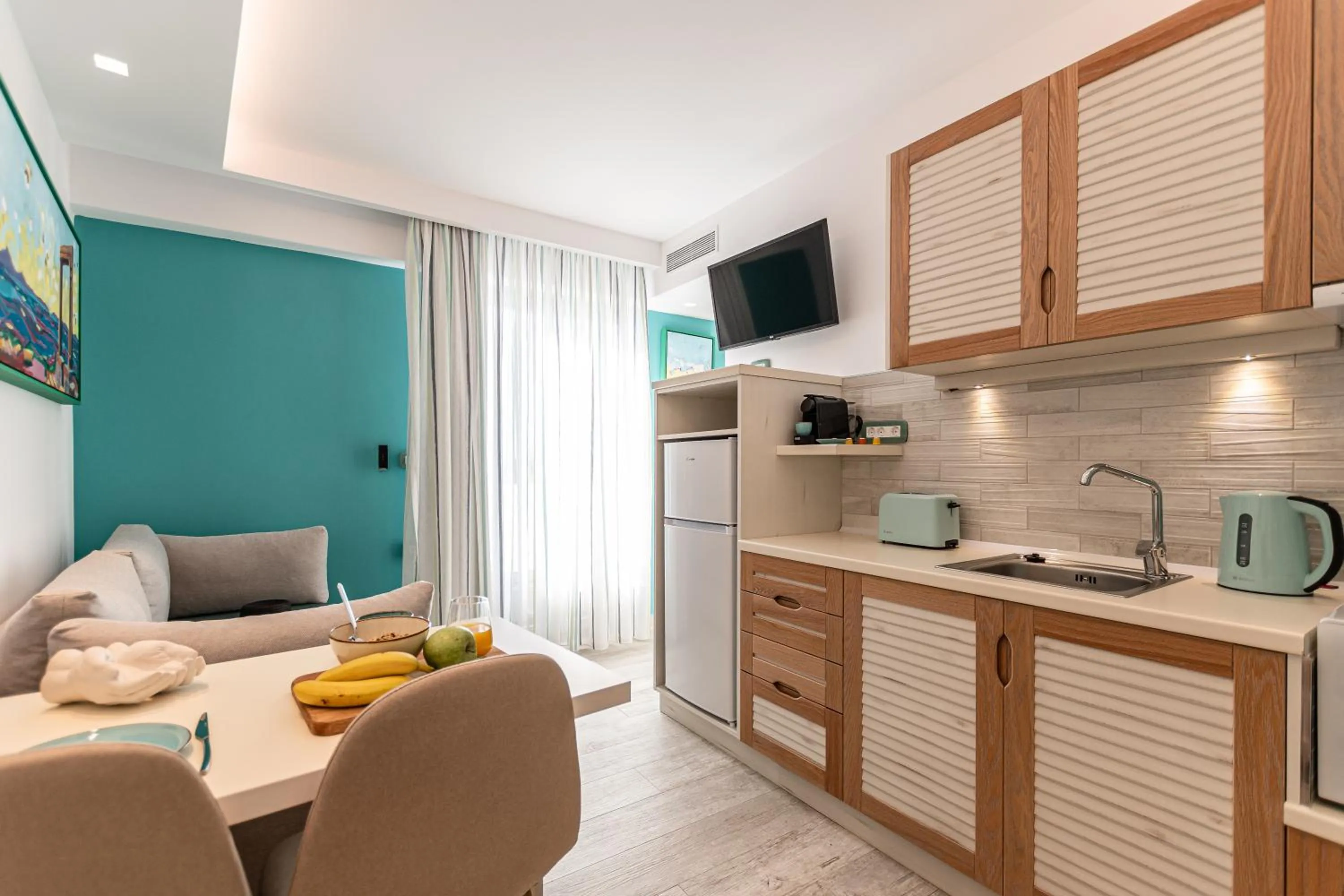 TV and multimedia in Mariet Naxos Elegant Suites