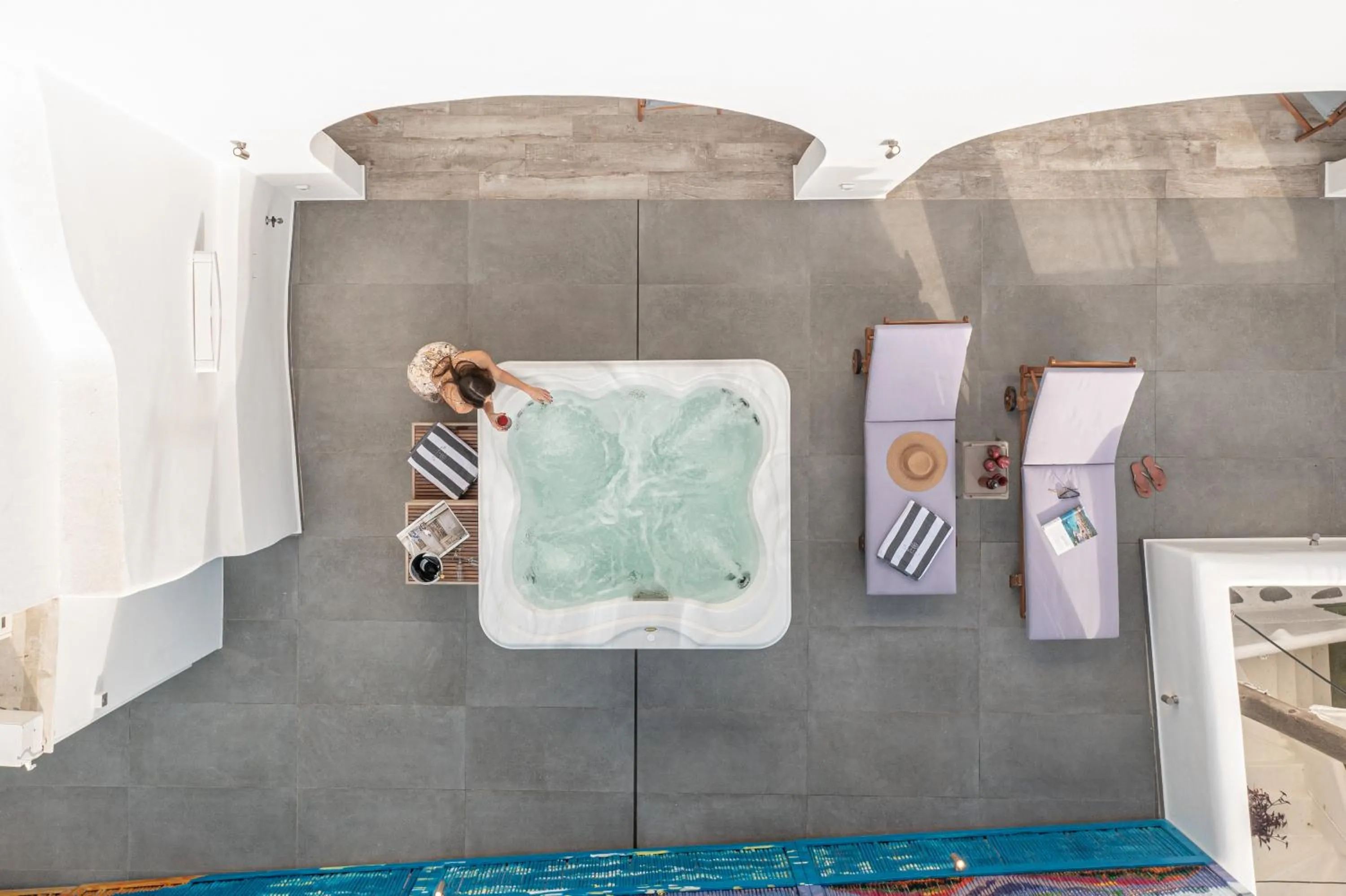 Patio in Mariet Naxos Elegant Suites