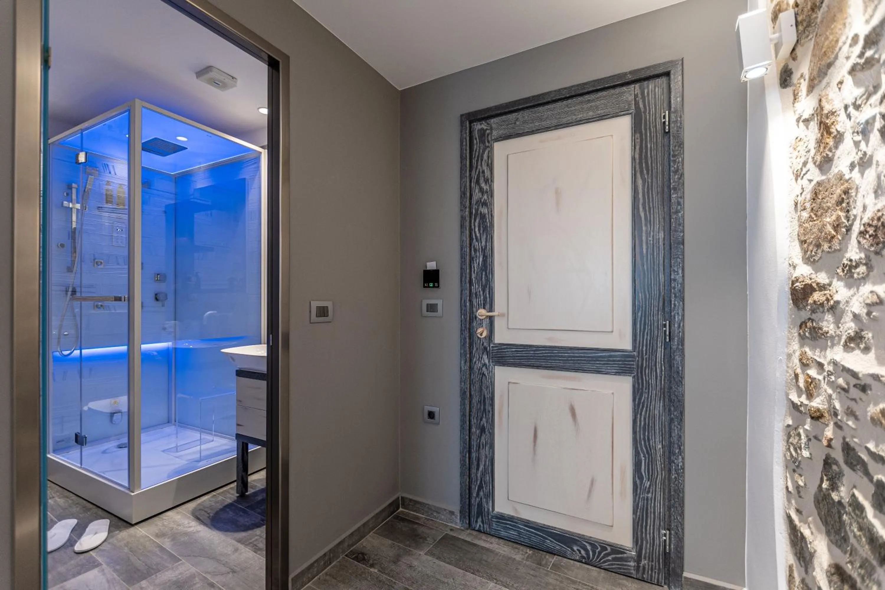 Shower in Mariet Naxos Elegant Suites