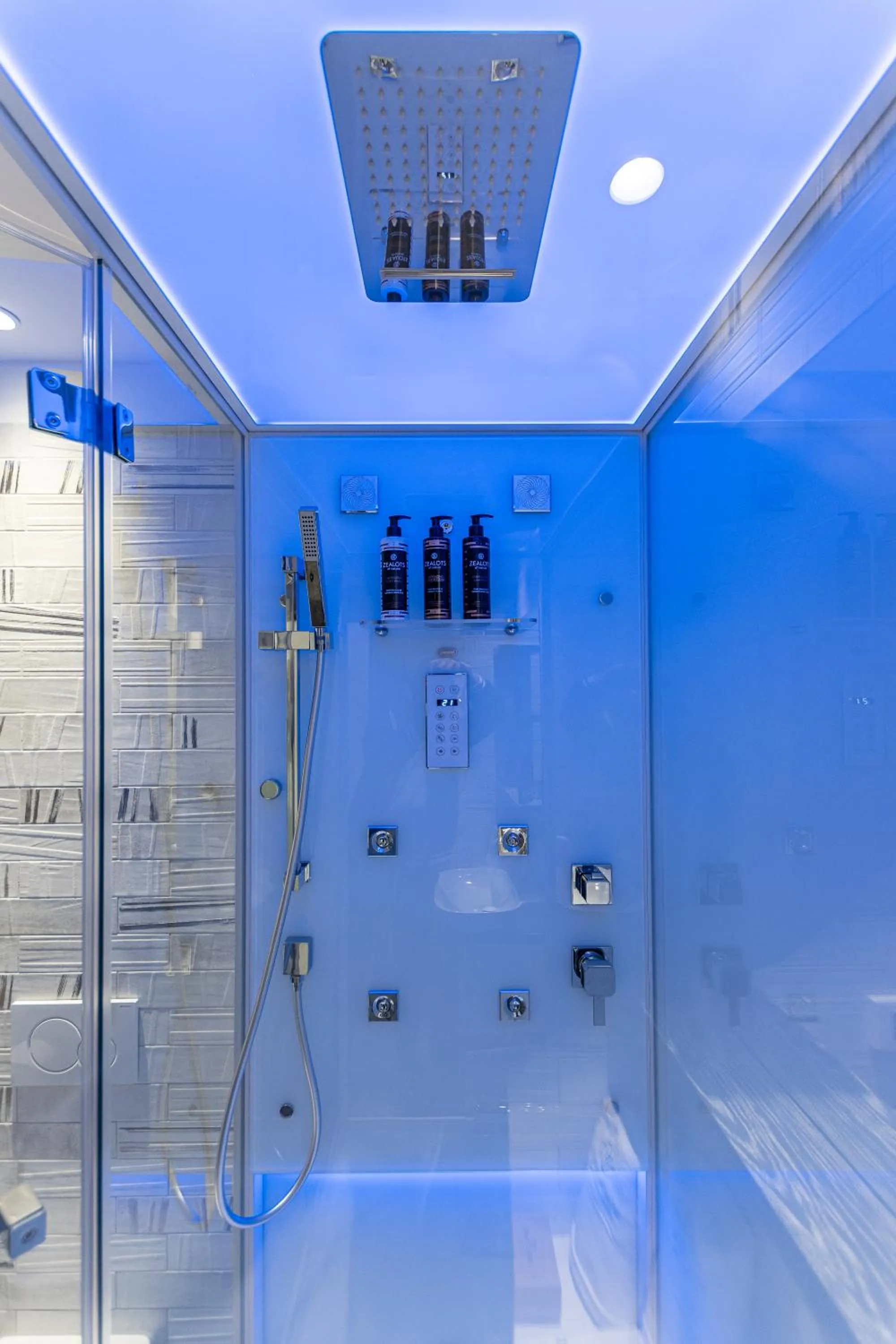 Shower in Mariet Naxos Elegant Suites