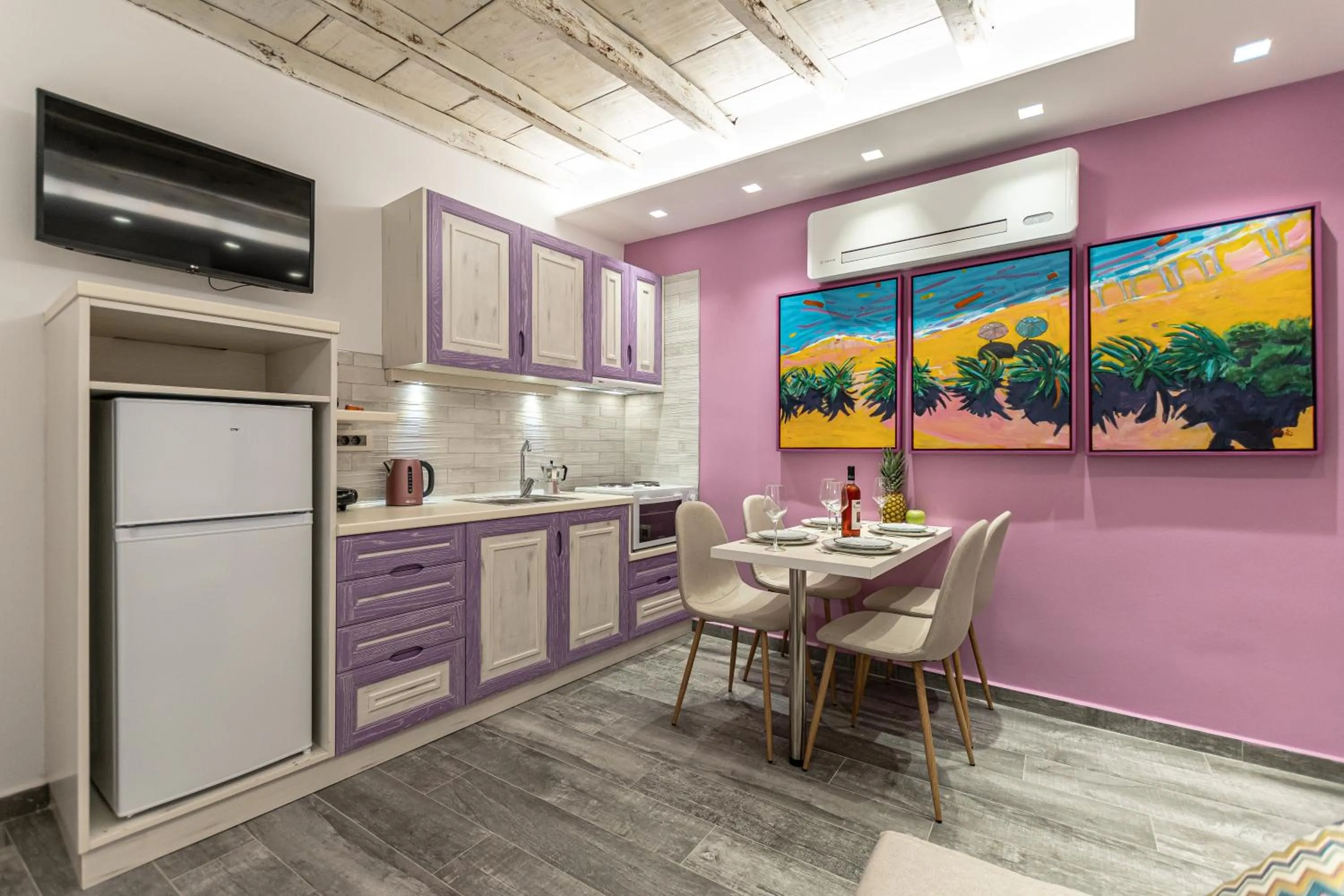 Kitchen or kitchenette in Mariet Naxos Elegant Suites