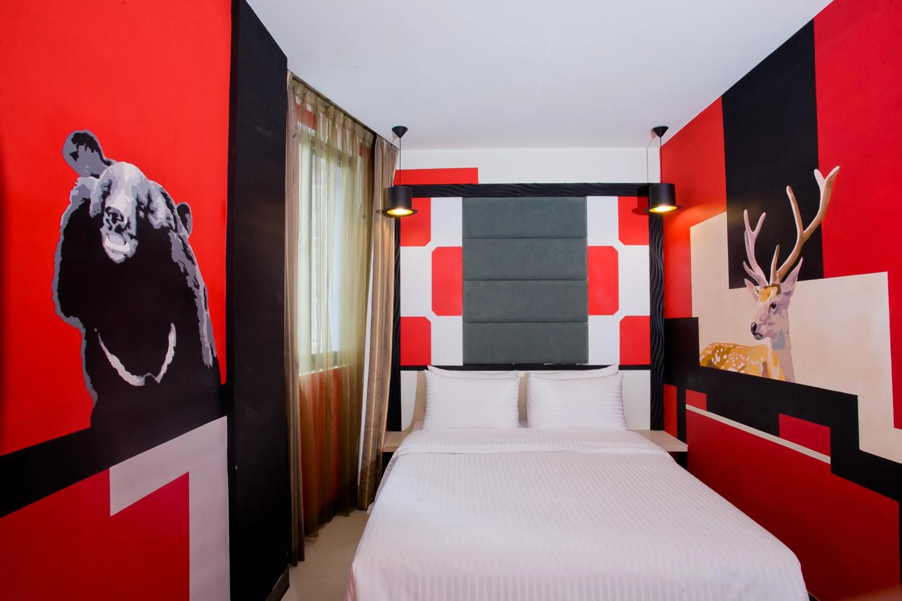 Photo of the whole room, Bed in Dong Men Hotel