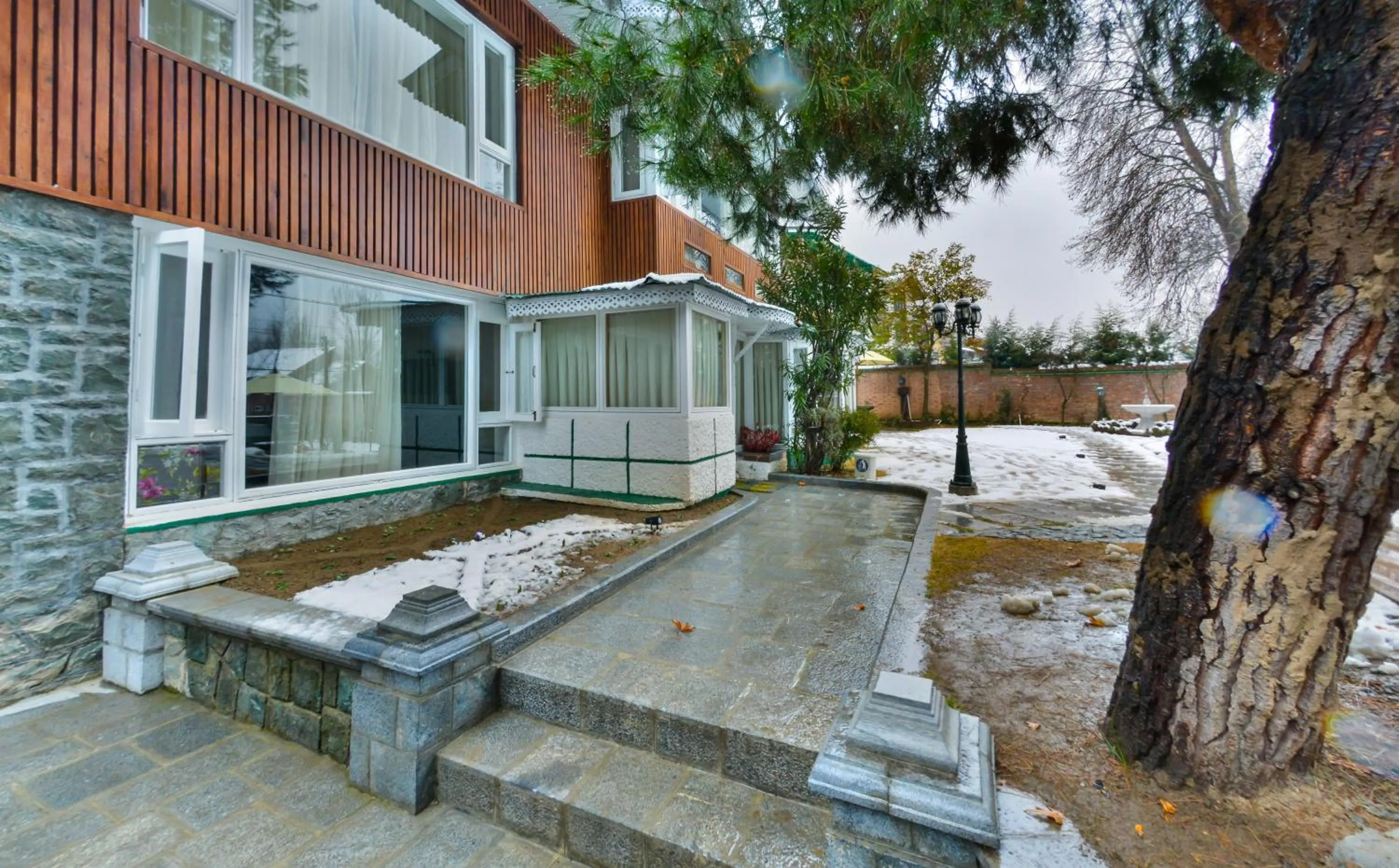 Property building in HOTEL METROPOLIS SRINAGAR