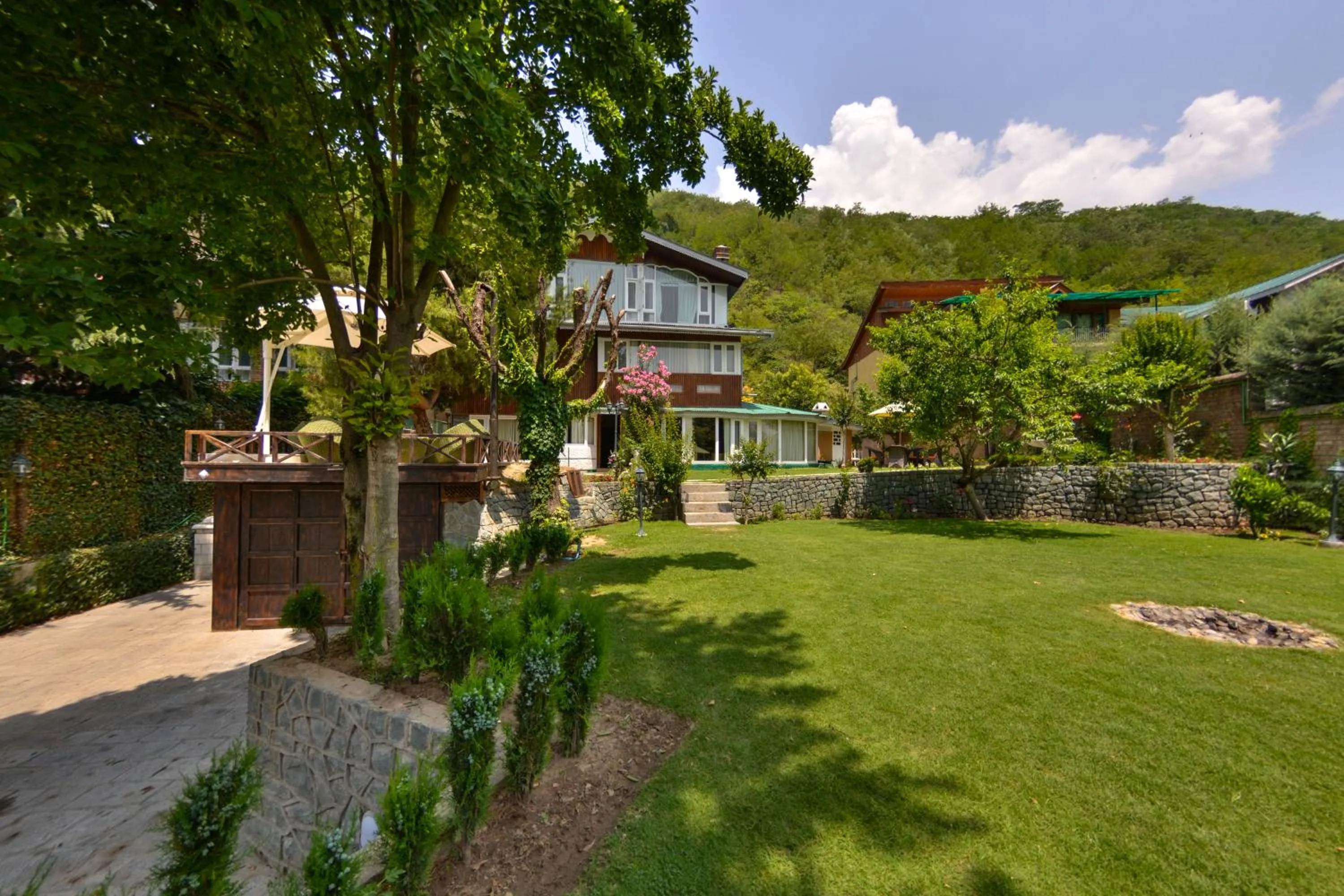 Property building in HOTEL METROPOLIS SRINAGAR