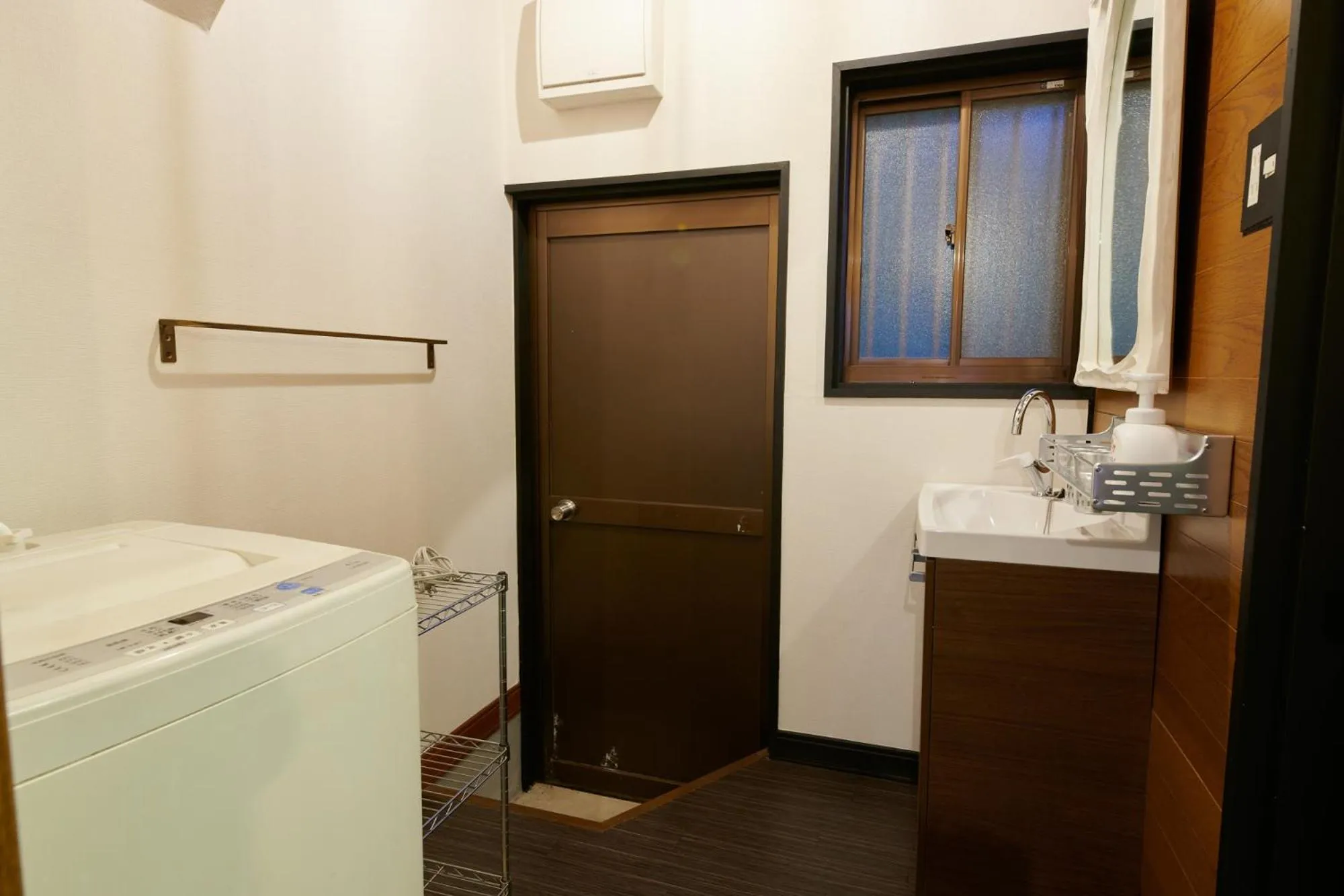 washing machine in Awaji Aquamarine Resort #3 BBQ OK! - Self Check-In Only