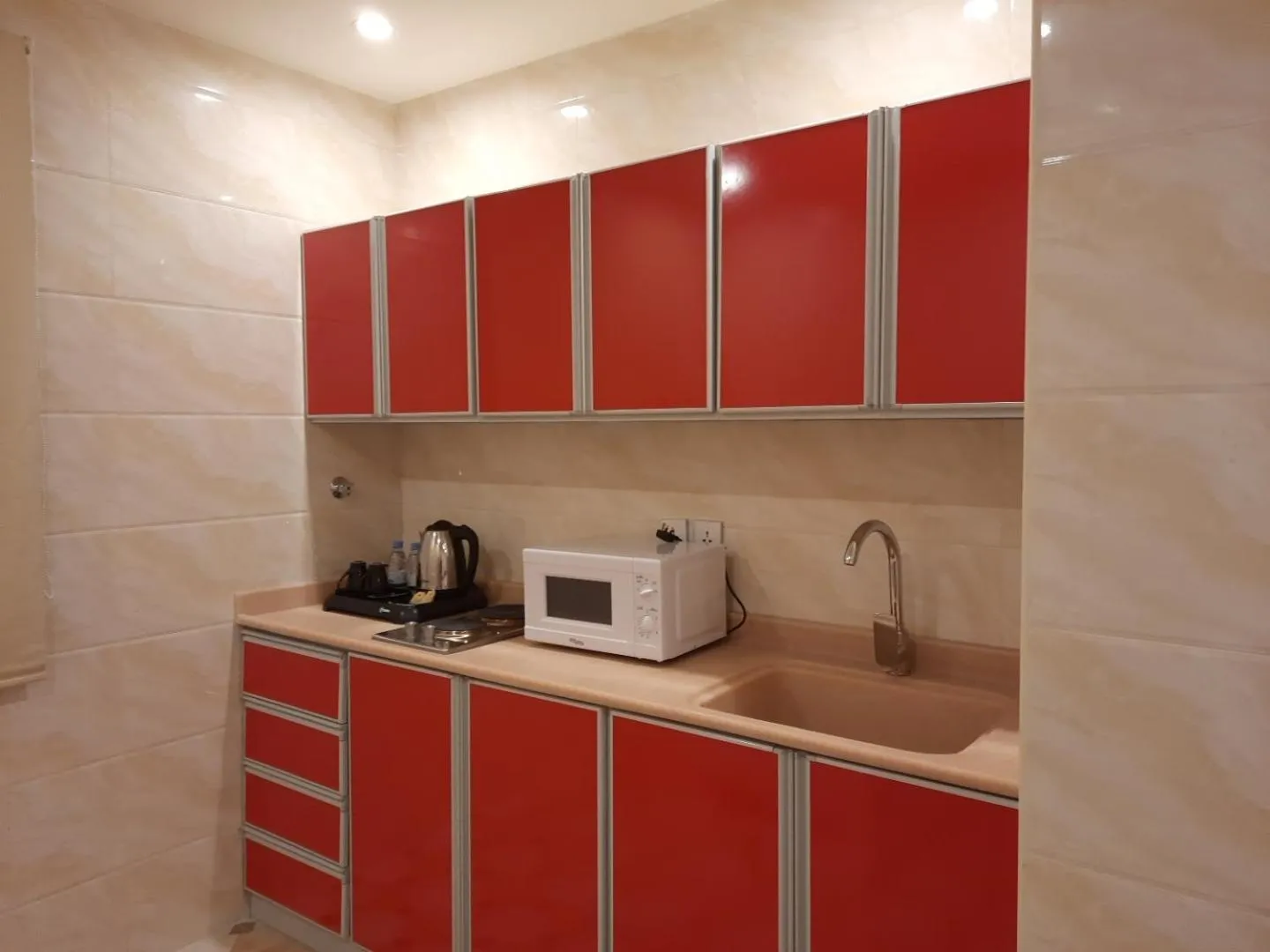 Coffee/tea facilities in Villa Park