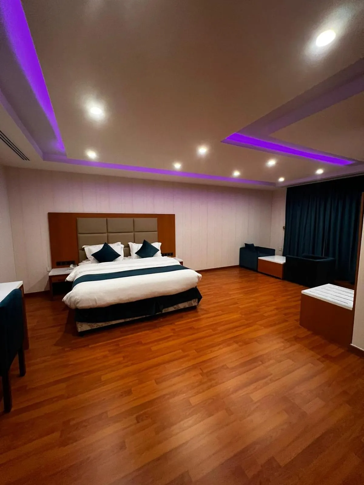 Bedroom, Bed in Villa Park