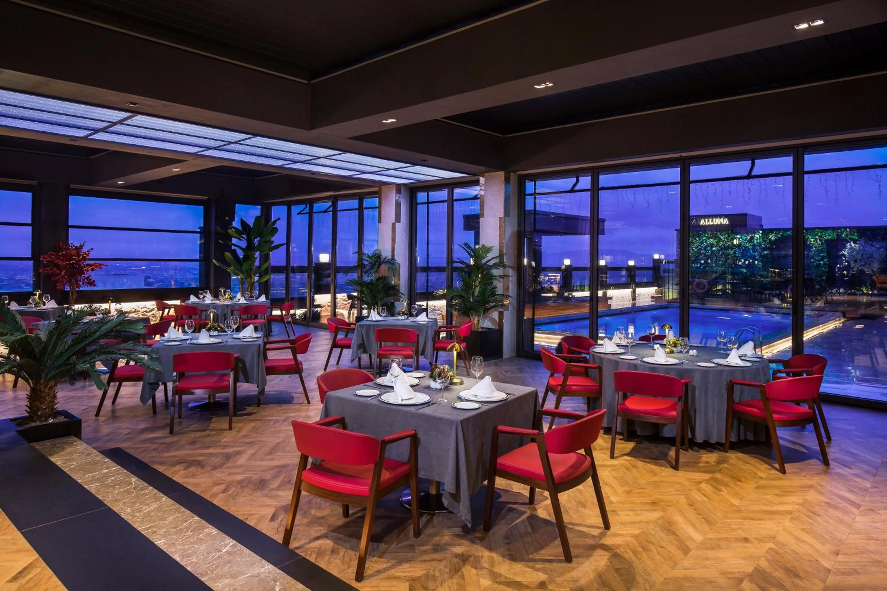 Restaurant/places to eat in Almira Hotel Thermal Spa & Convention Center