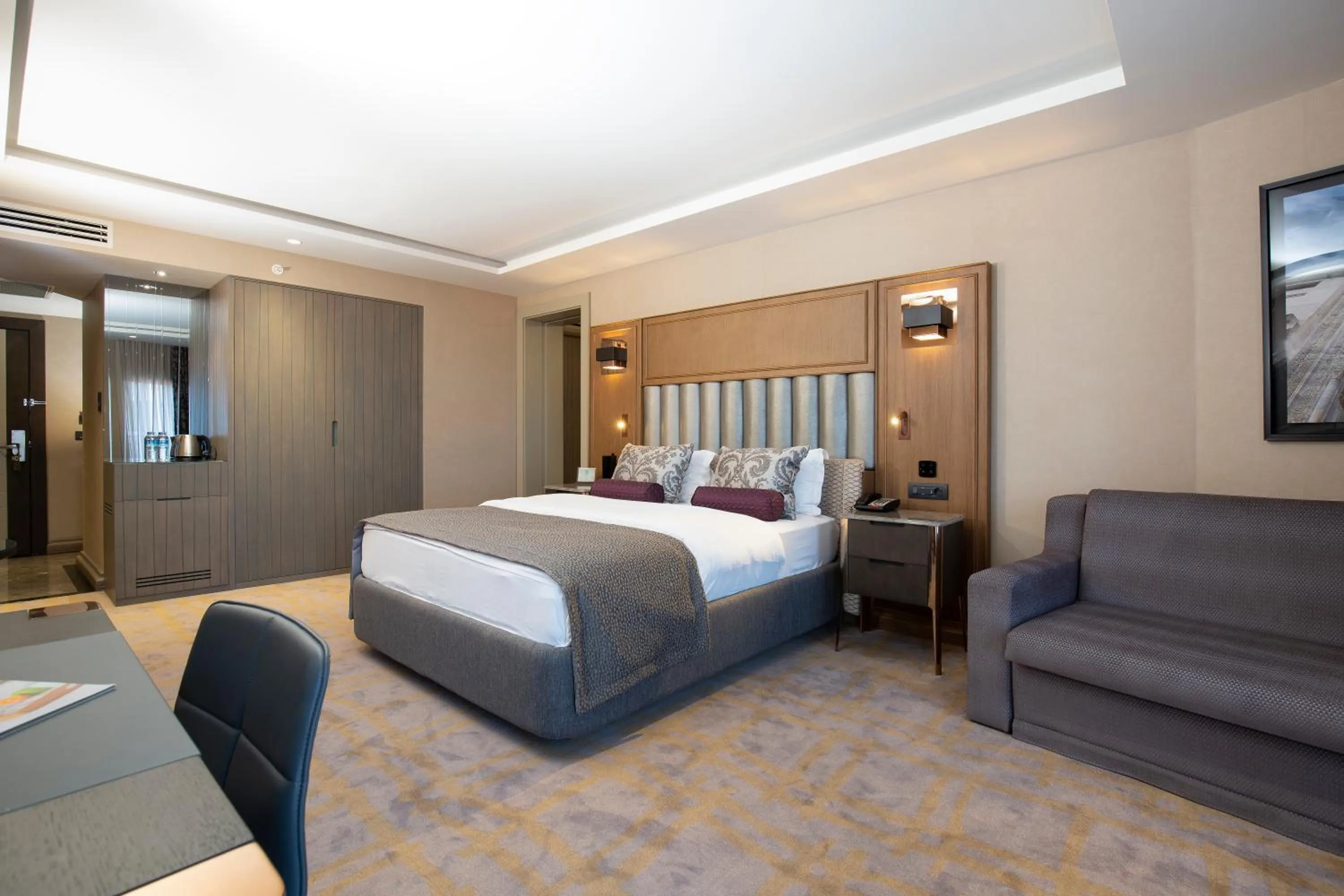 Bed in Almira Hotel Thermal Spa & Convention Center