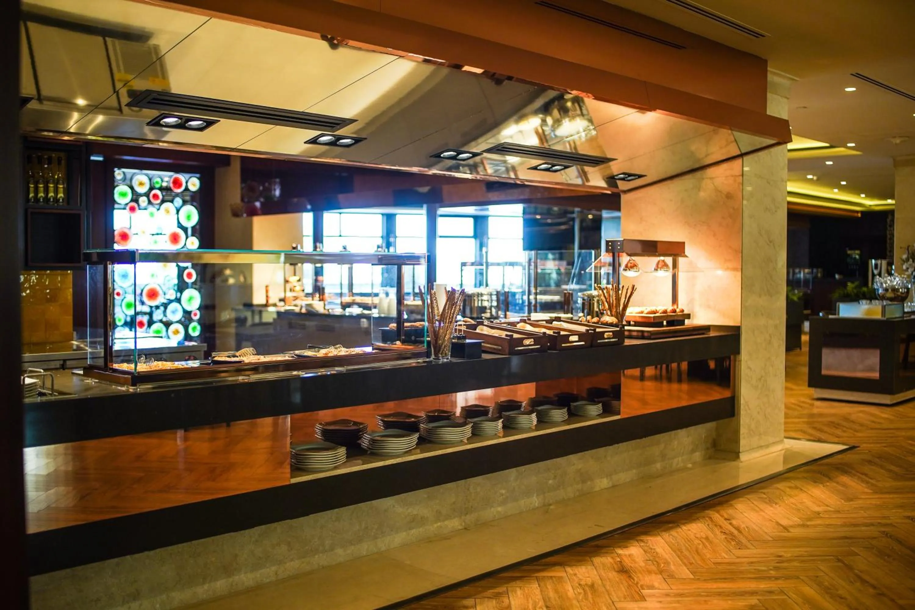 Restaurant/places to eat in Almira Hotel Thermal Spa & Convention Center