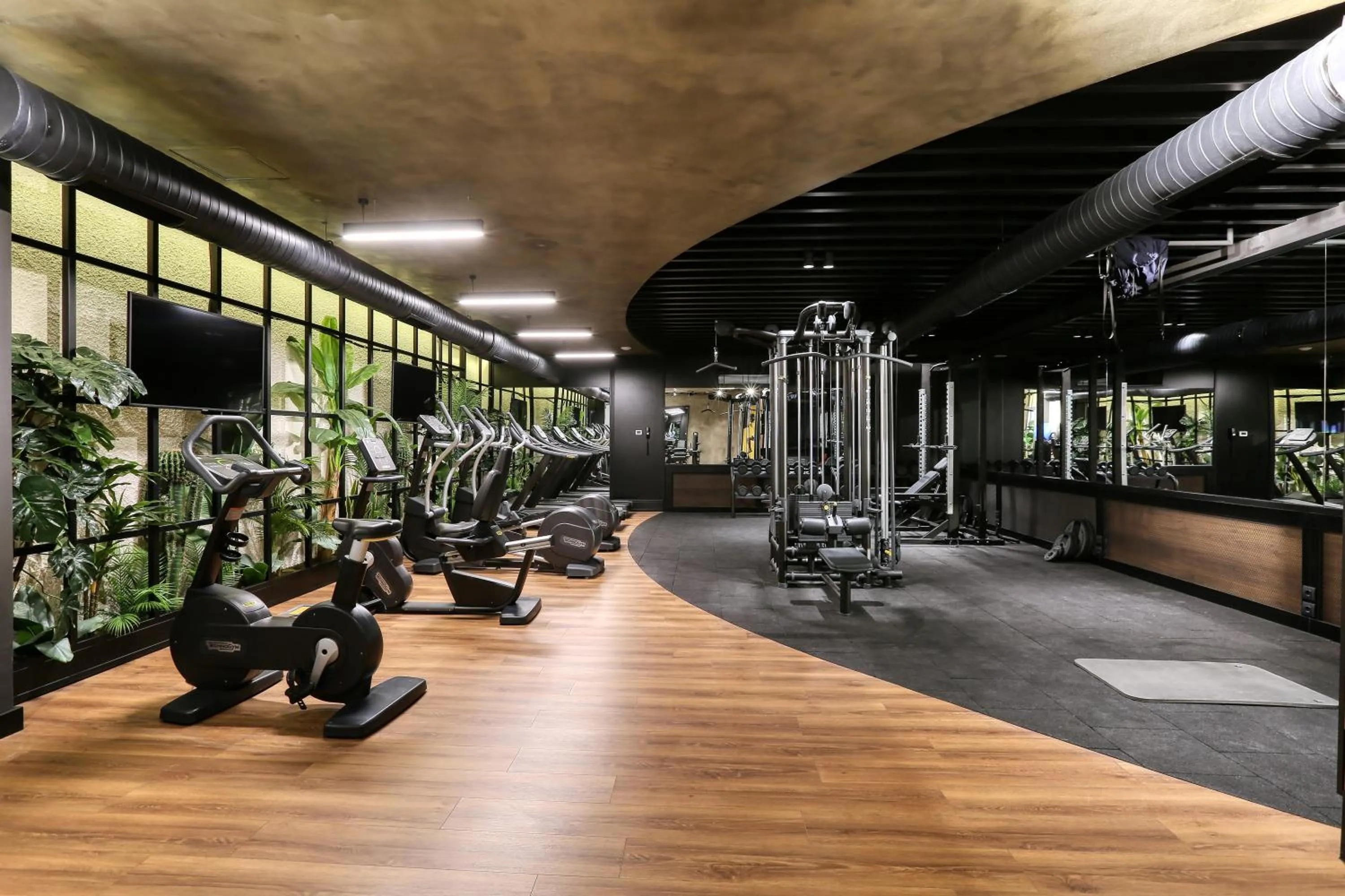 Fitness centre/facilities in Almira Hotel Thermal Spa & Convention Center