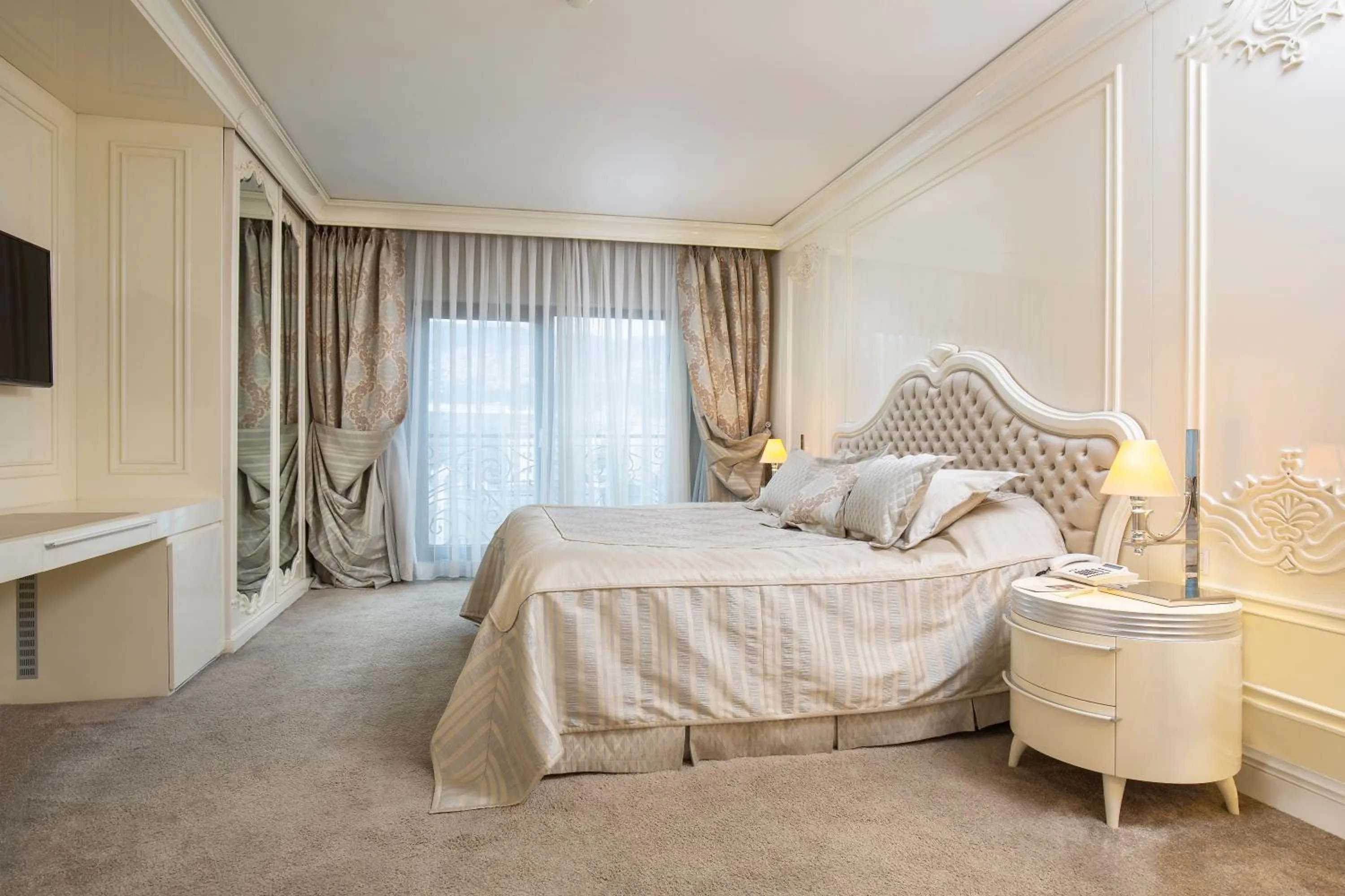 Bed in Almira Hotel Thermal Spa & Convention Center