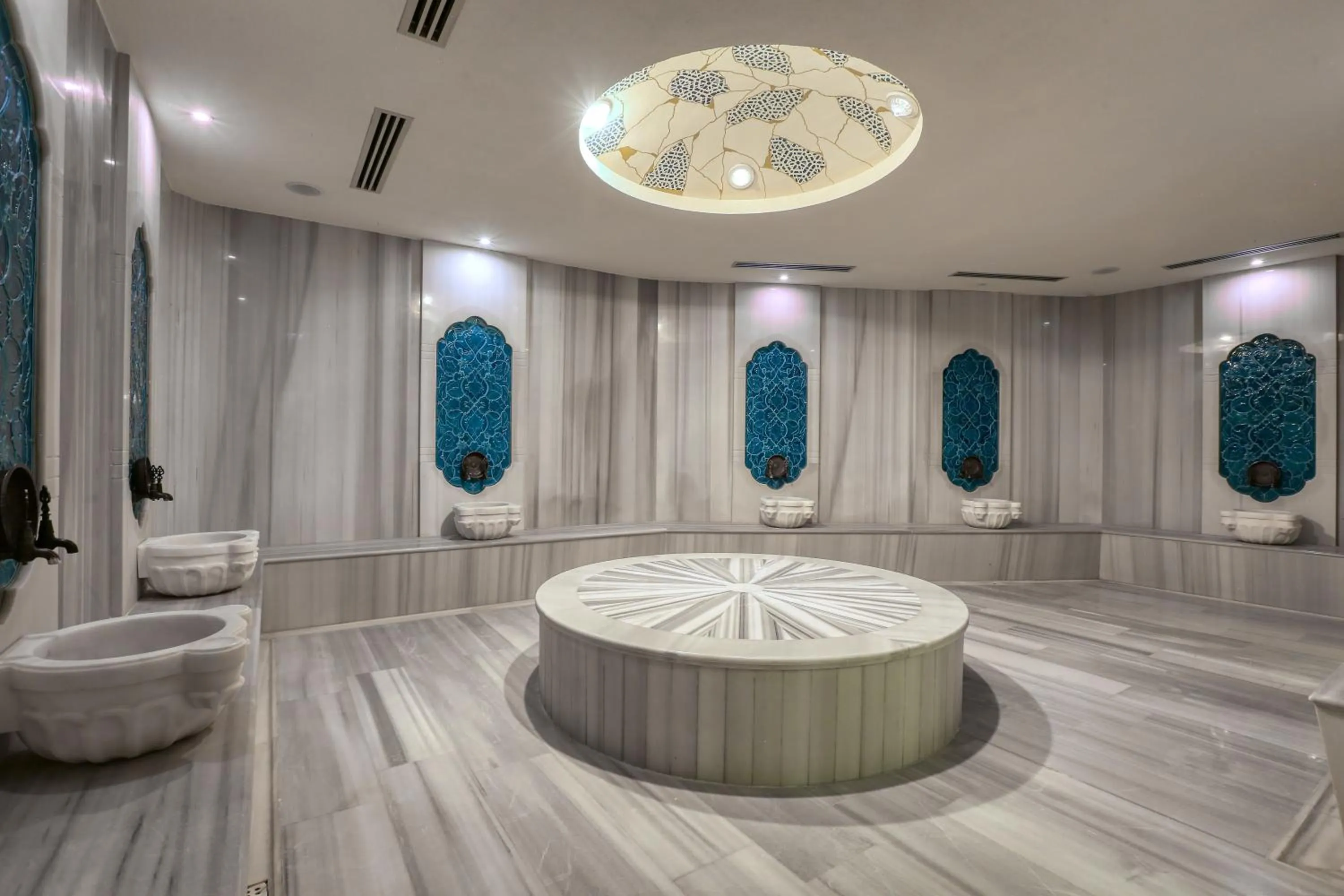 Spa and wellness centre/facilities in Almira Hotel Thermal Spa & Convention Center