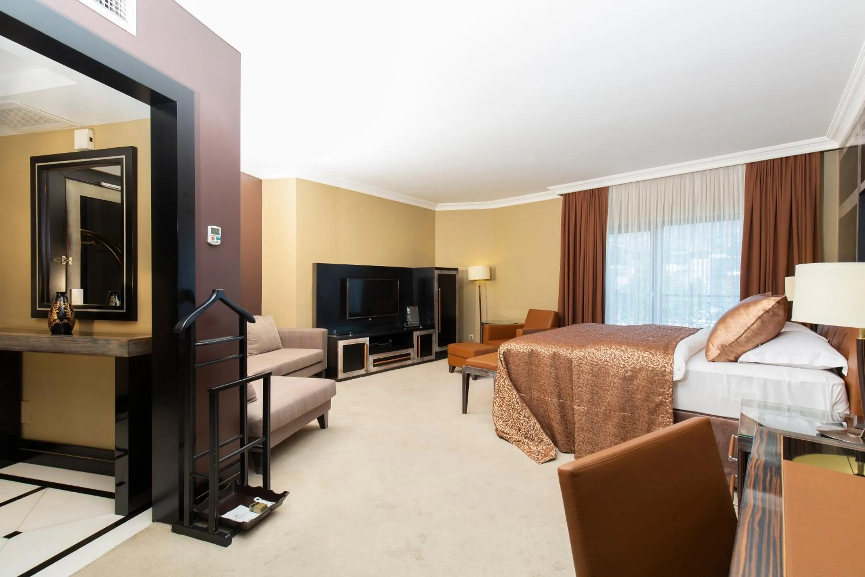 Bedroom in Almira Hotel Thermal Spa & Convention Center