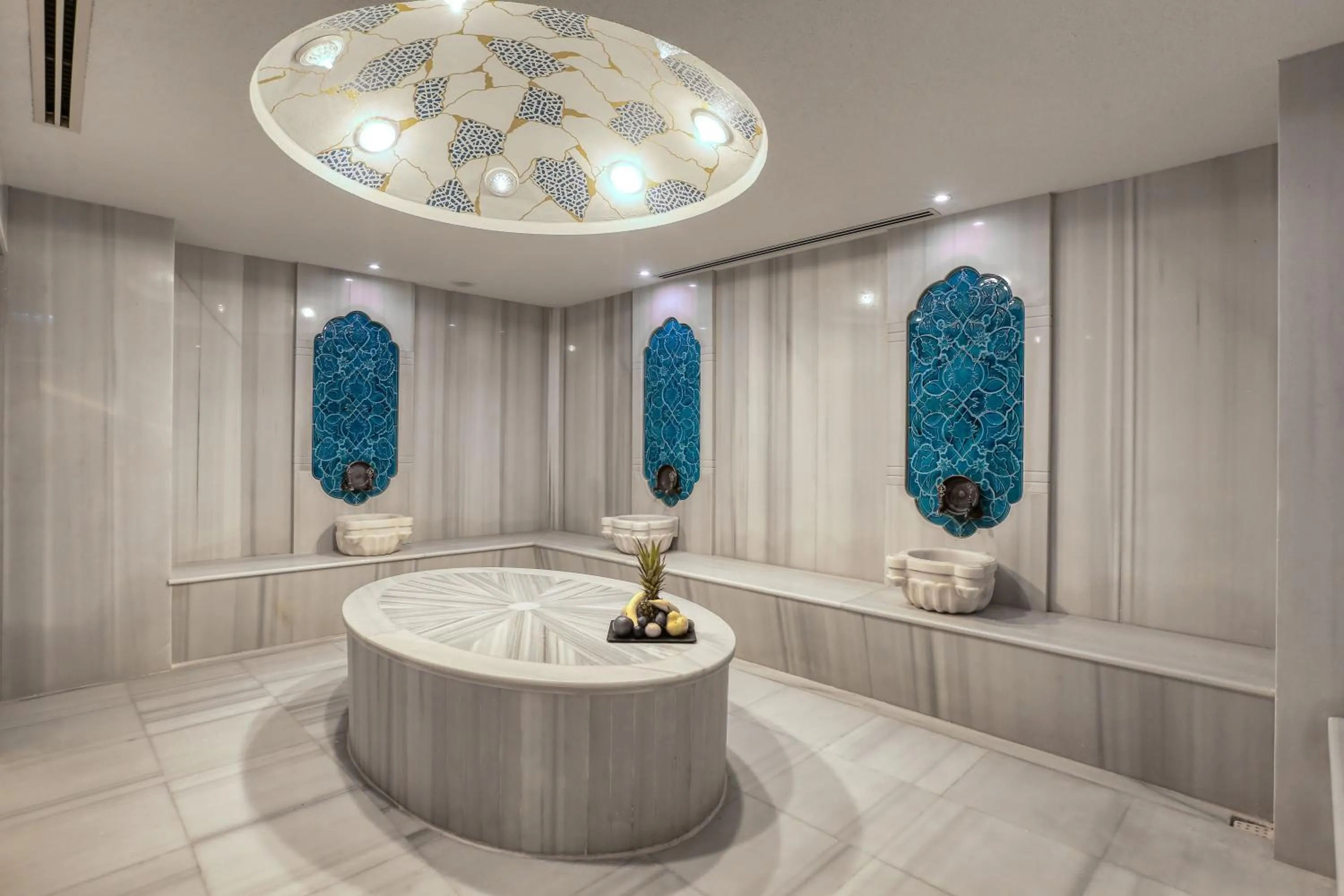 Spa and wellness centre/facilities in Almira Hotel Thermal Spa & Convention Center