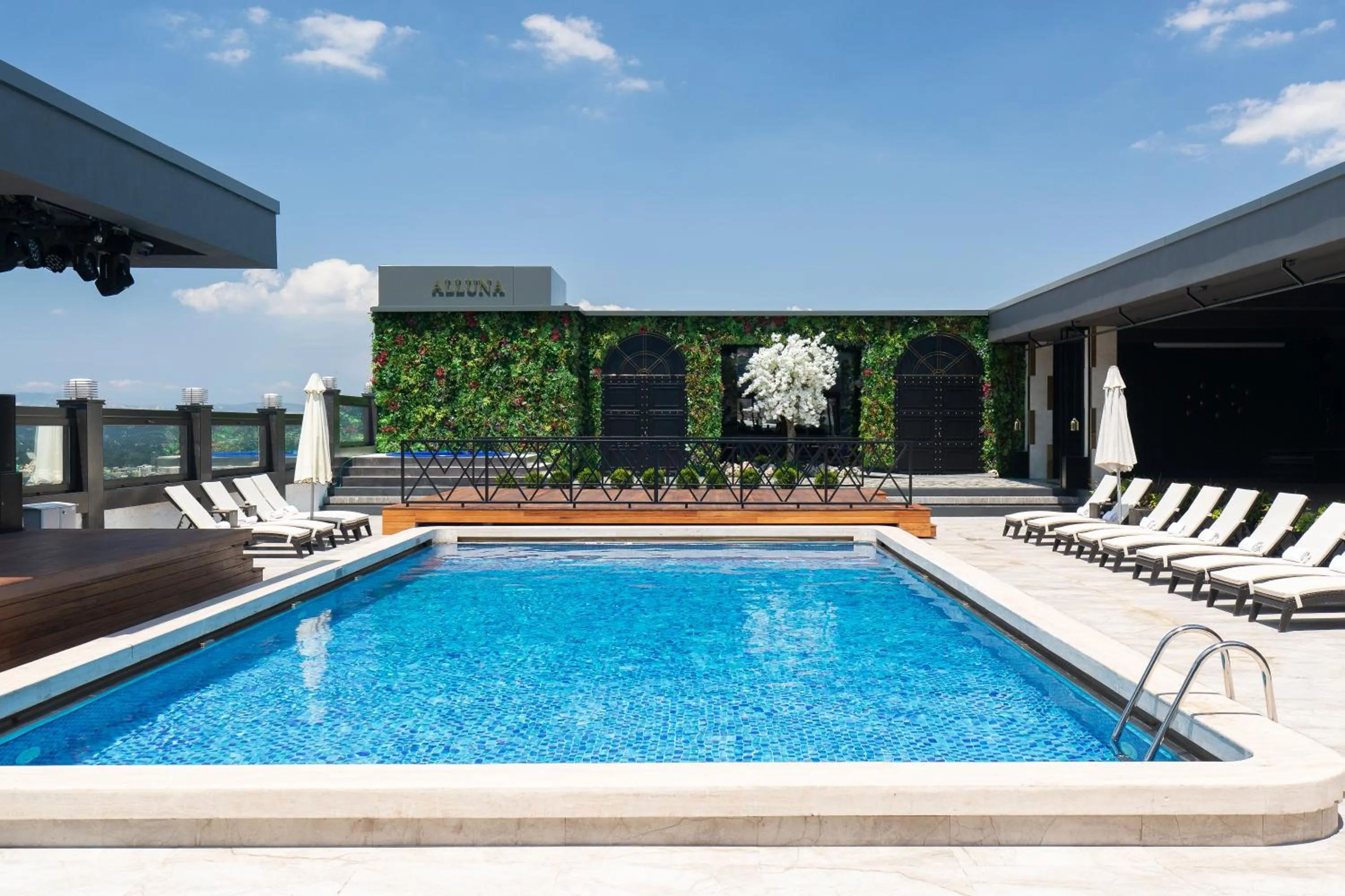 Patio in Almira Hotel Thermal Spa & Convention Center