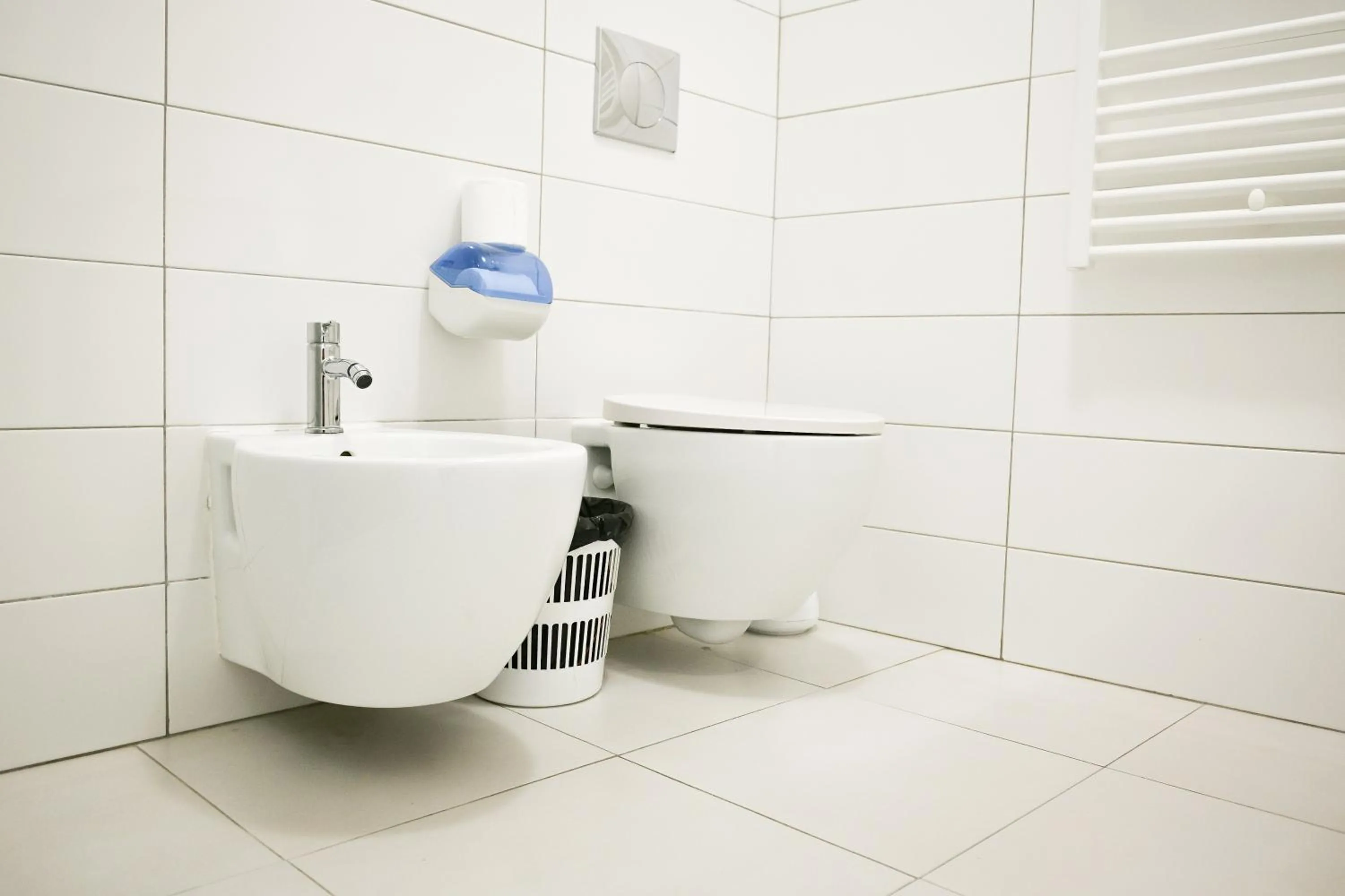 Toilet in Venice Hub