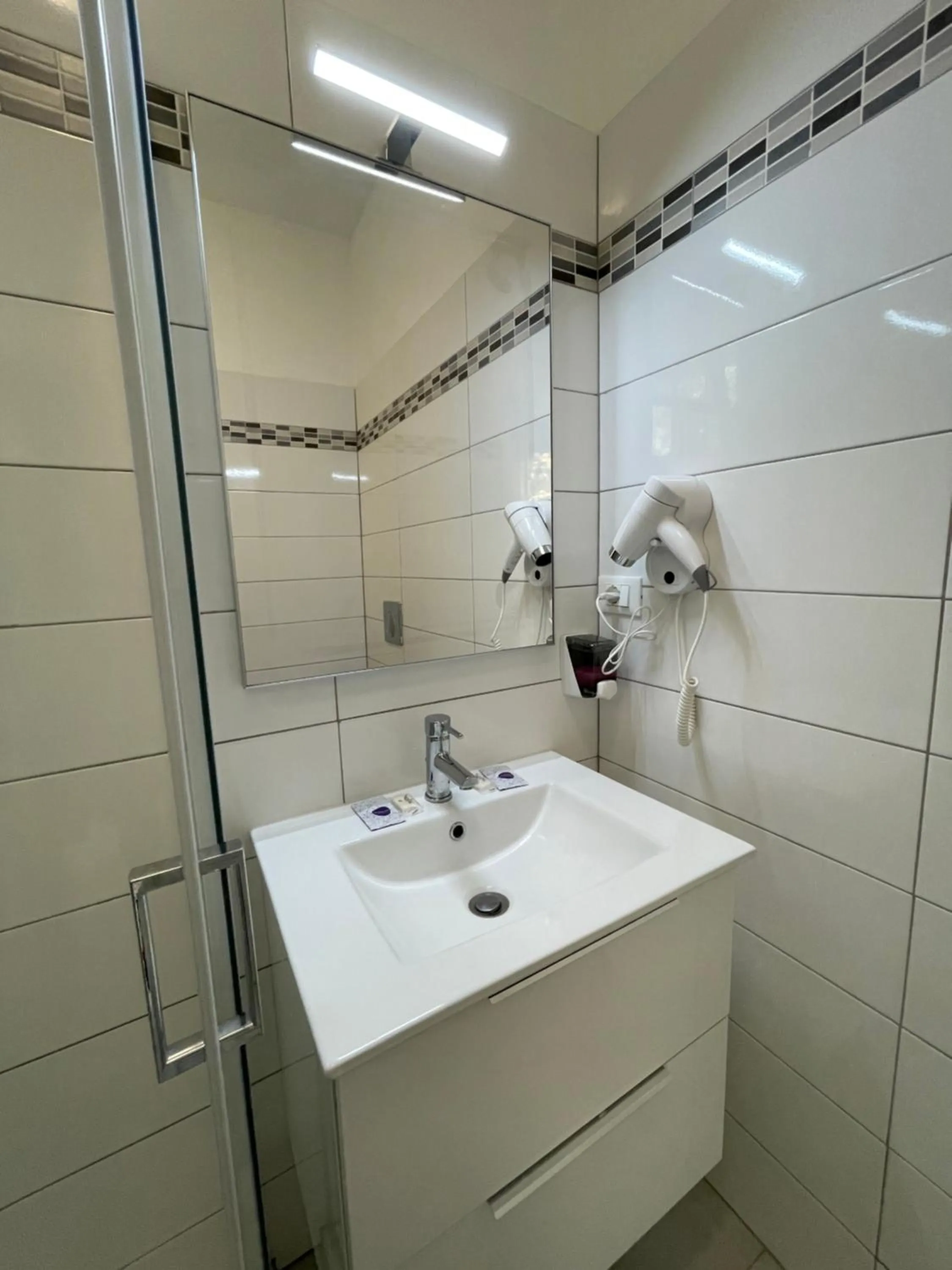 Standard Twin Room with Shared Bathroom in Venice Hub