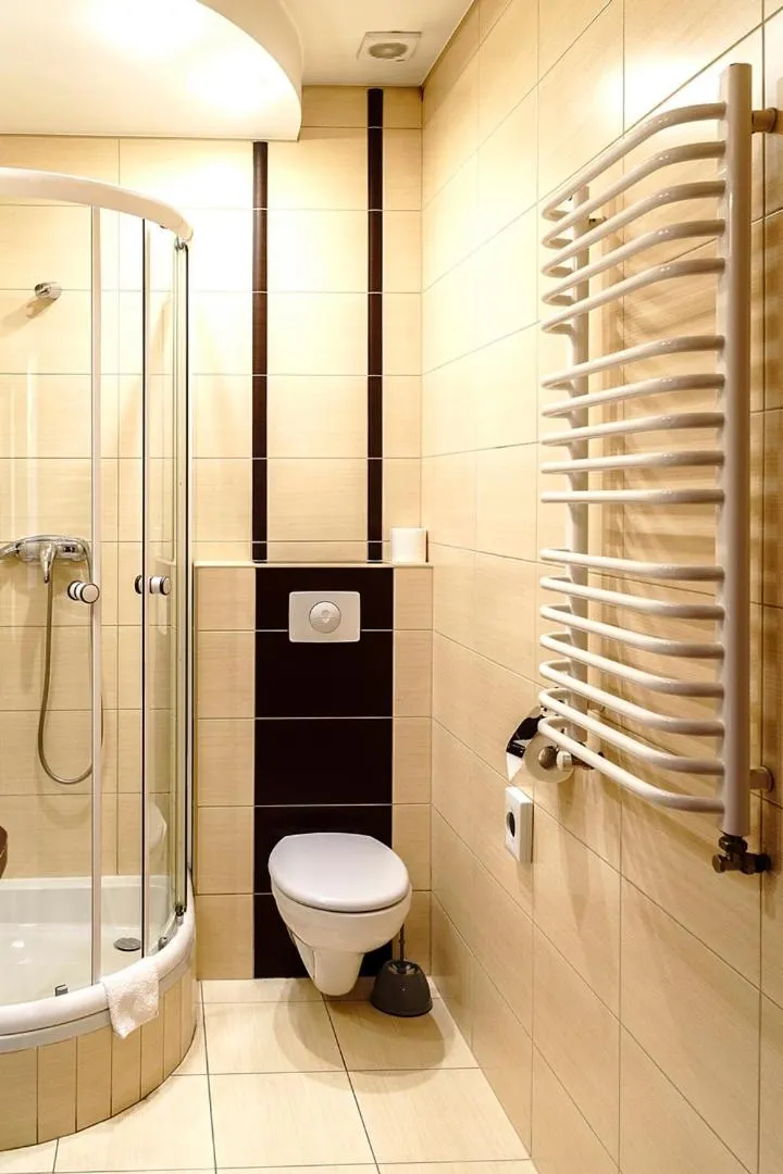 Shower in Hotel Relax