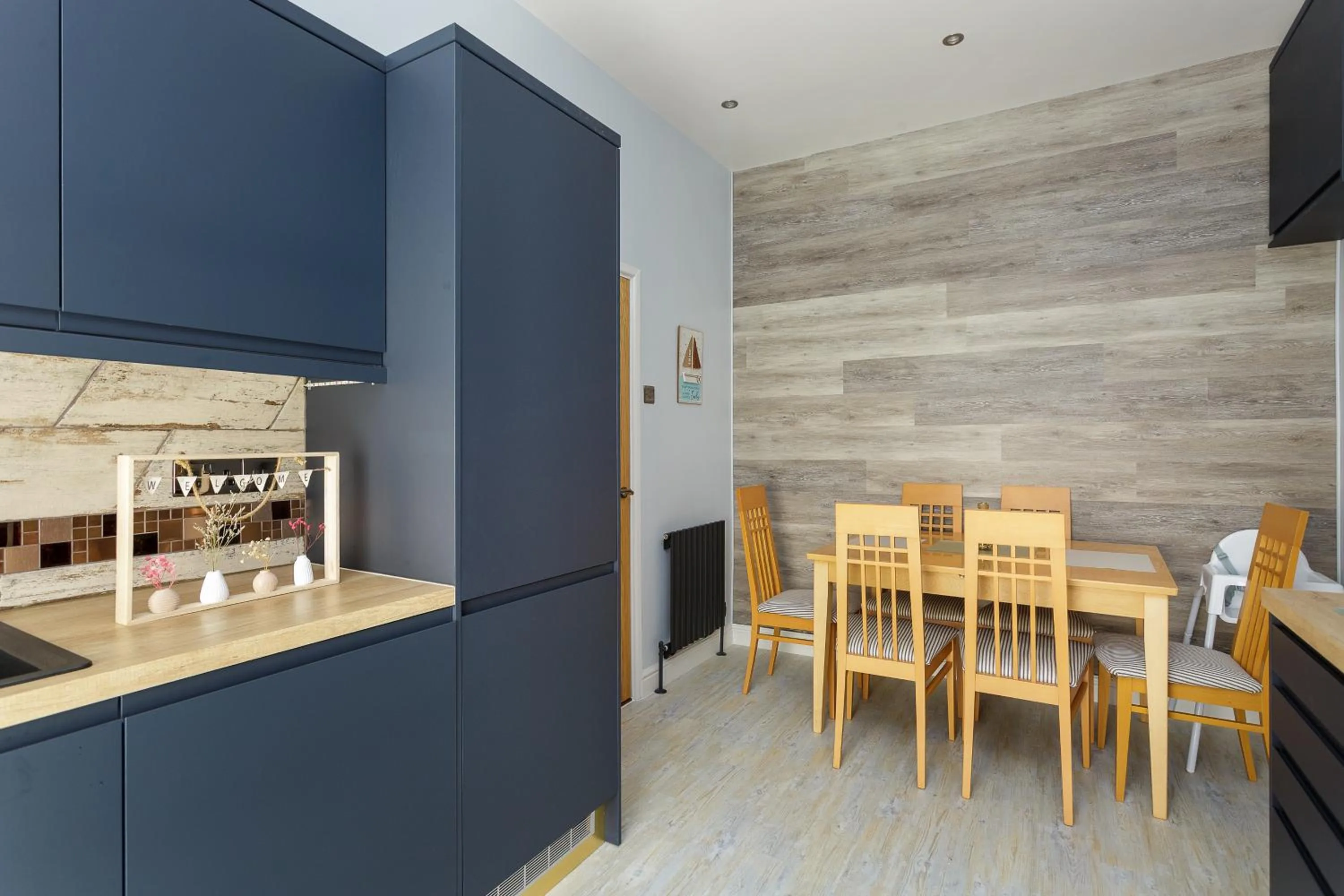 Dining area in Cormorant PLACE LUXURY PAD