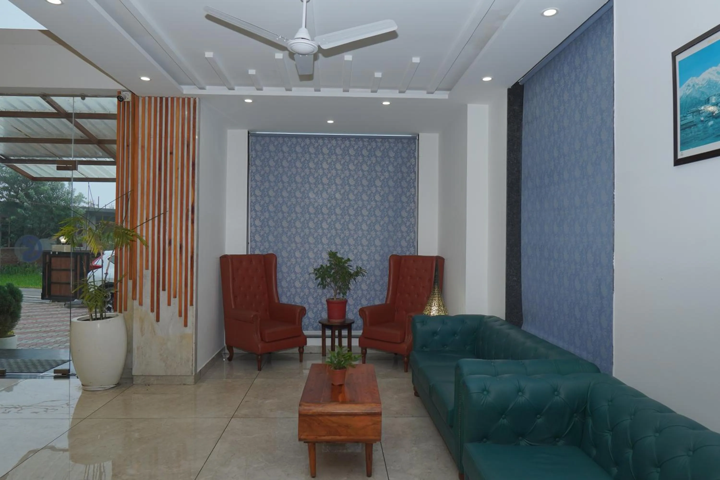 Lobby or reception in Click Collection The Abode, Dharamshala