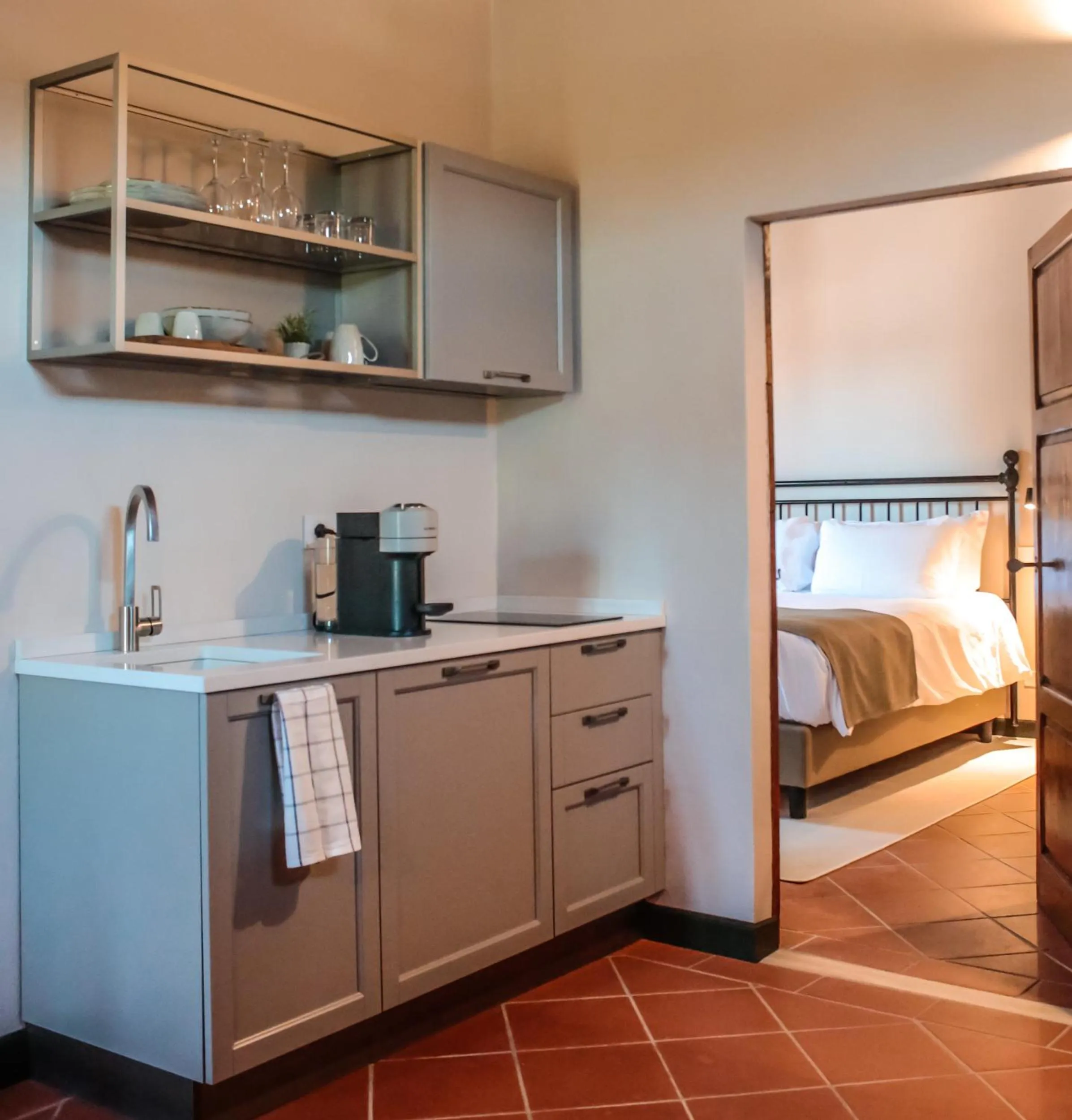 Kitchen or kitchenette, Bed in Borgo San Vincenzo
