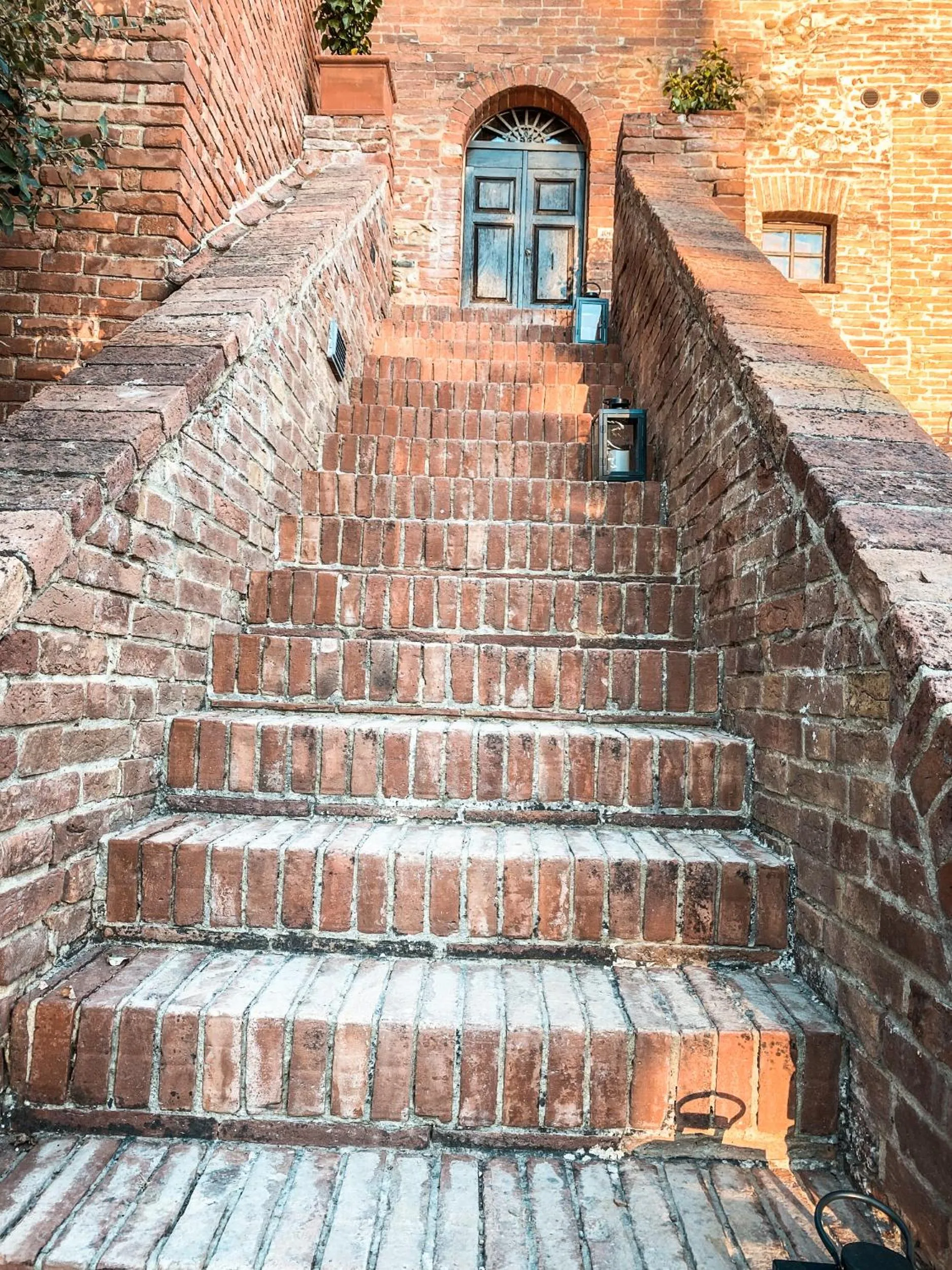 Property building in Borgo San Vincenzo