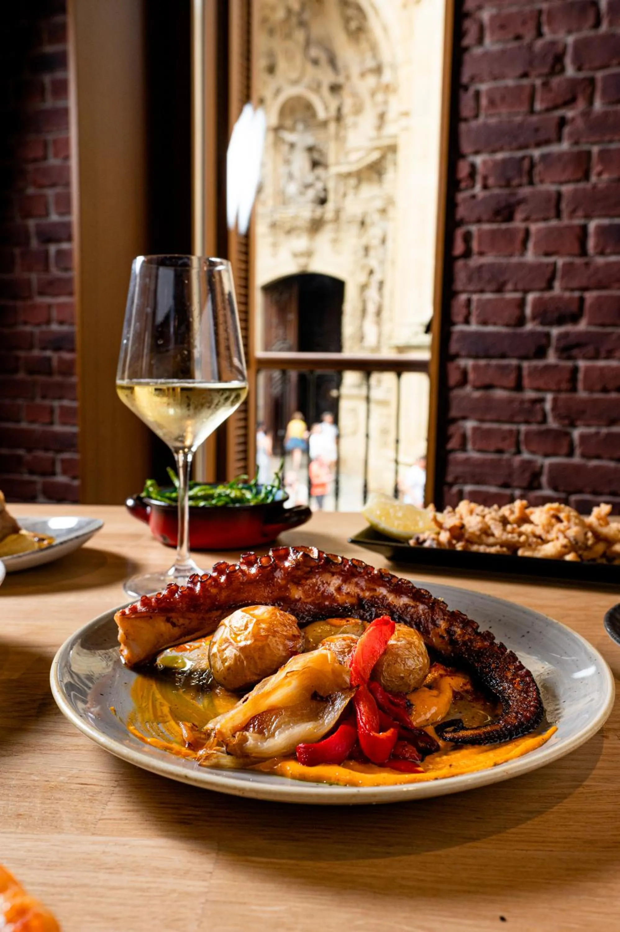 Restaurant/places to eat in Hotel Atari