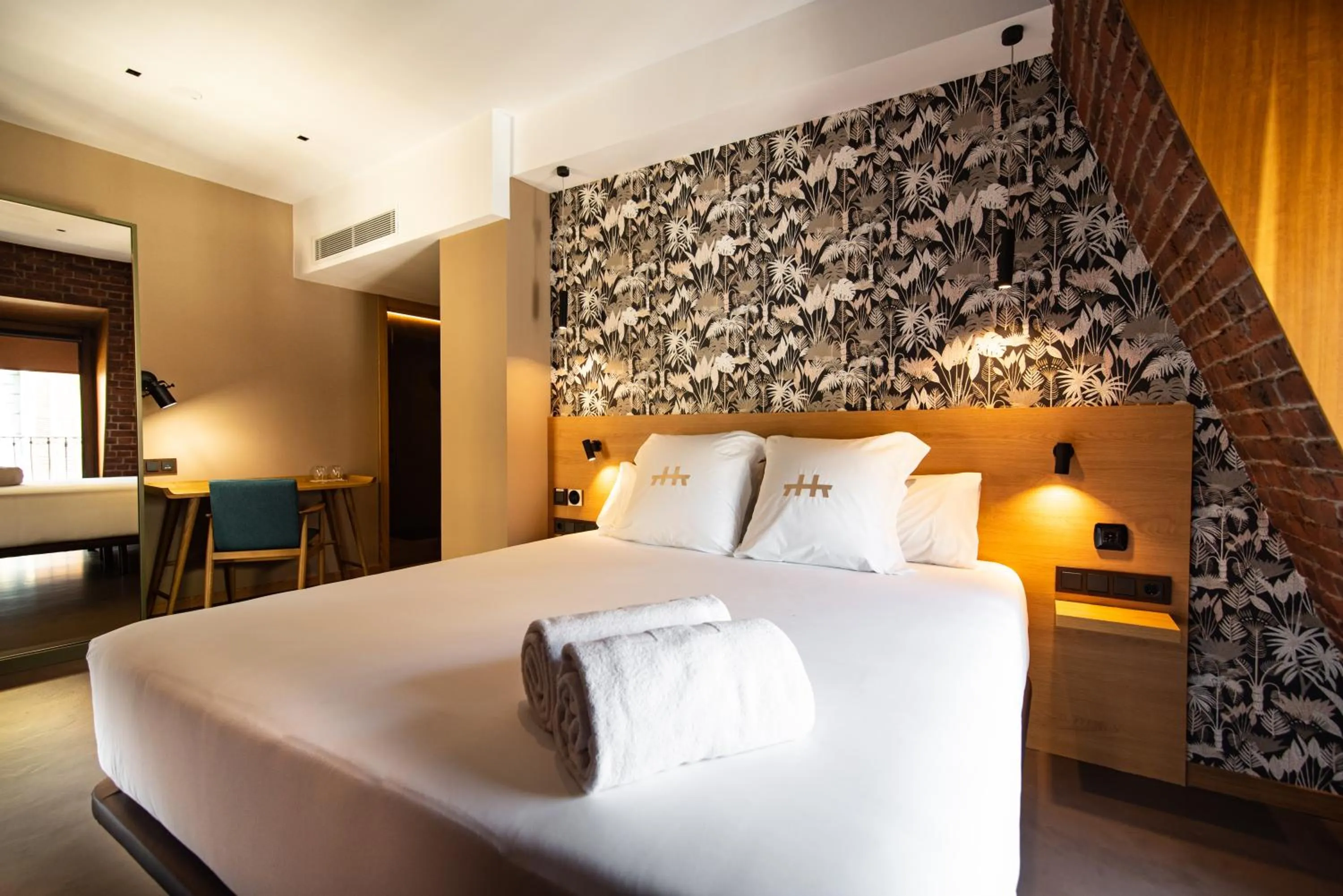 Photo of the whole room, Bed in Hotel Atari