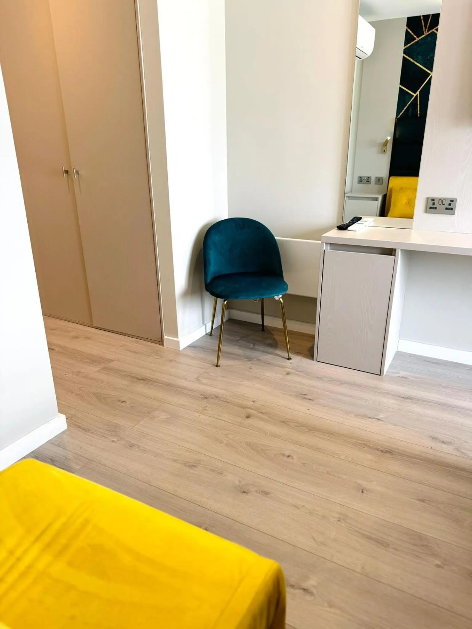 Seating area in Victoria Studios