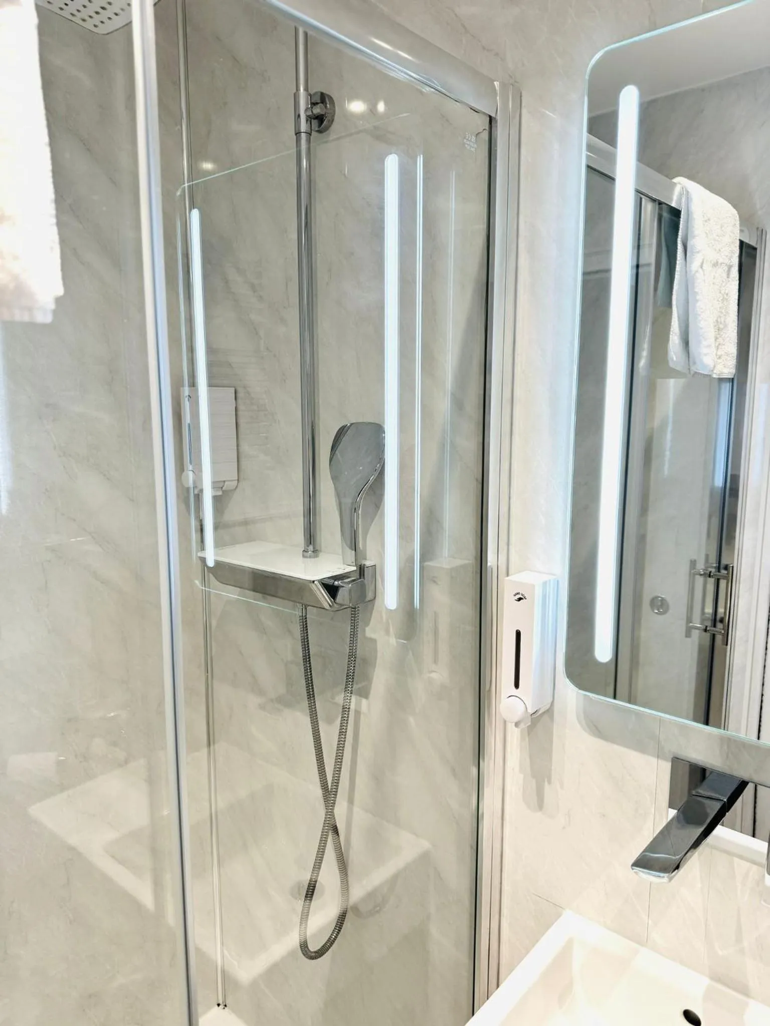 Bathroom in Victoria Studios