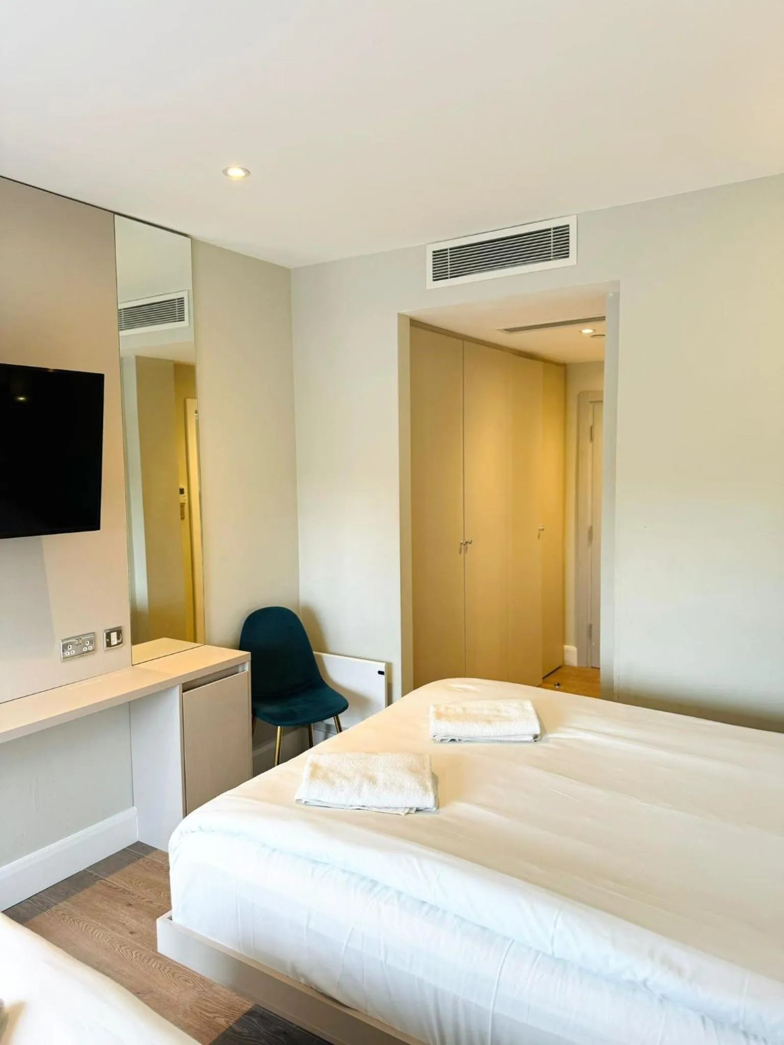 Bed in Victoria Studios