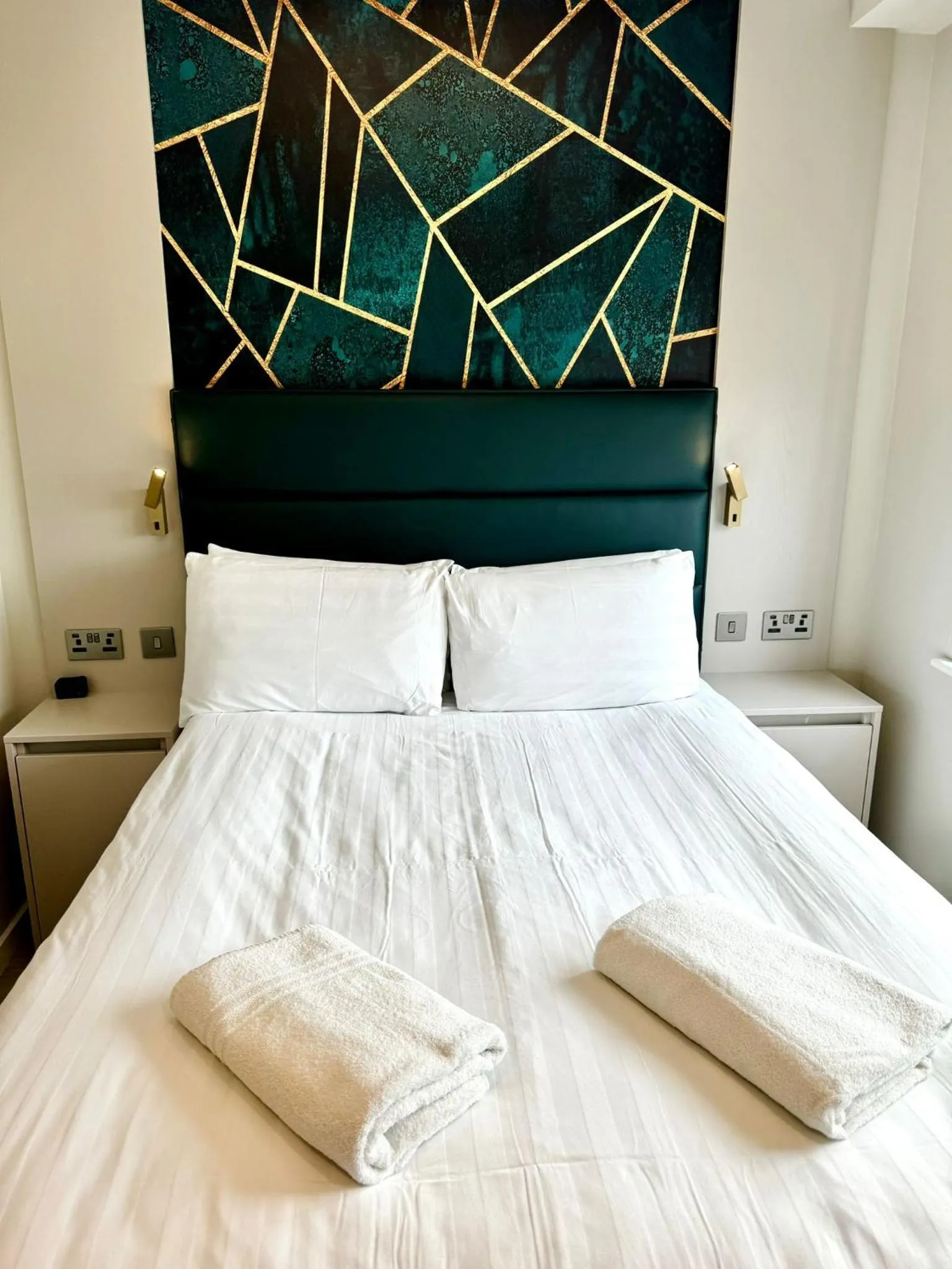 Bed in Victoria Studios