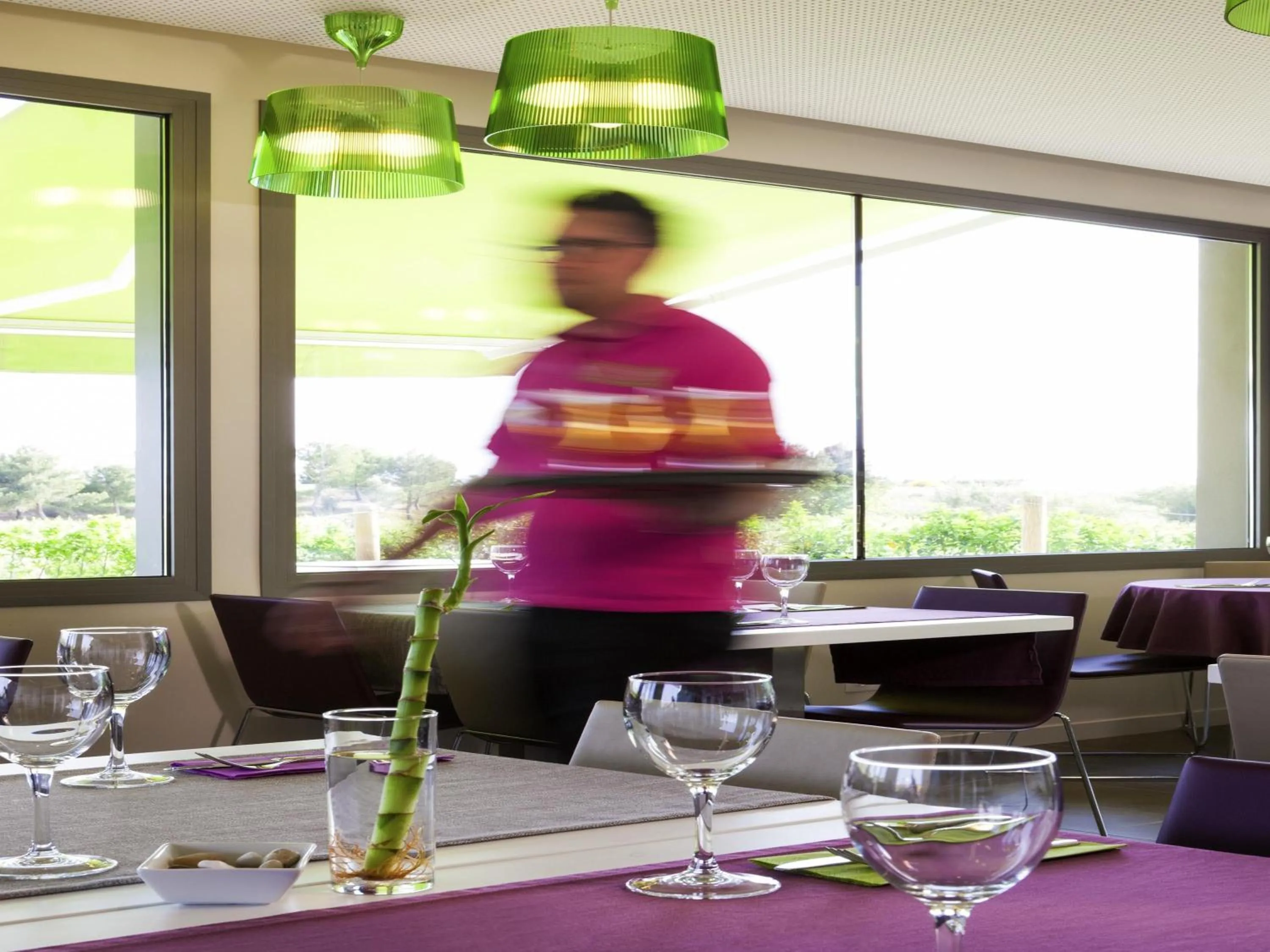 Restaurant/places to eat in Hotel Ibis Styles Lleida Torrefarrera