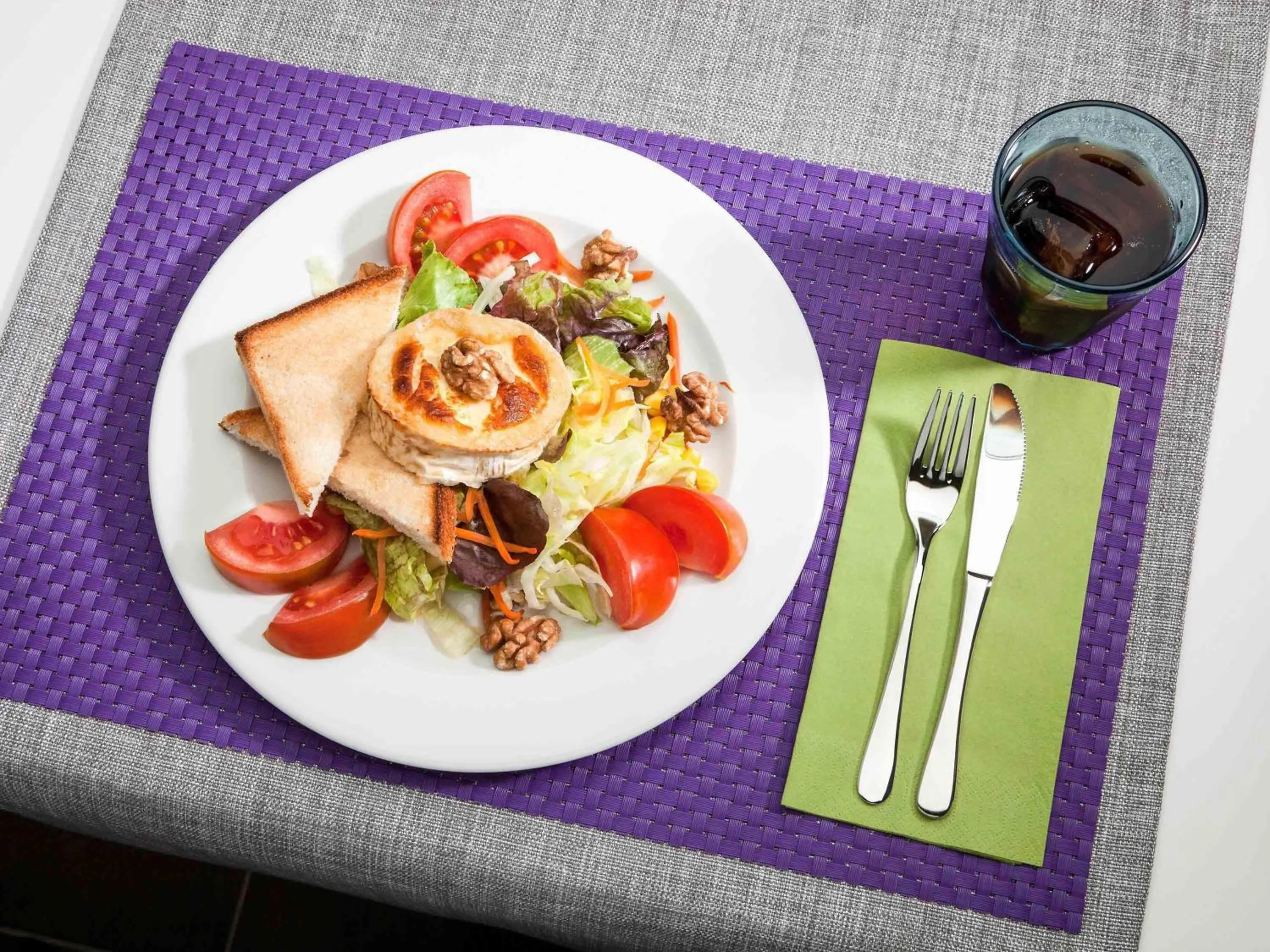 Restaurant/places to eat in Hotel Ibis Styles Lleida Torrefarrera