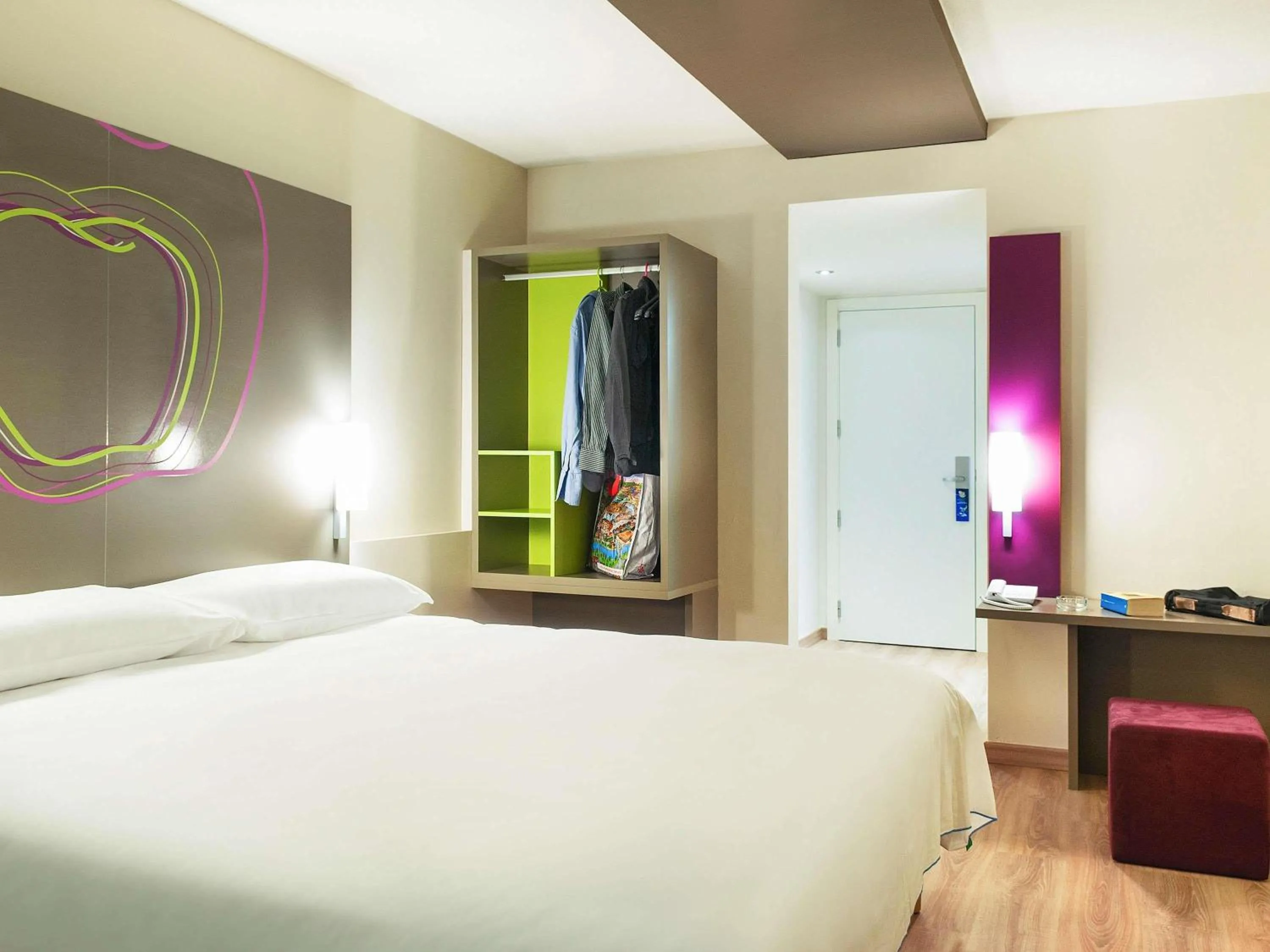 Bedroom, Bed in Hotel Ibis Styles Lleida Torrefarrera