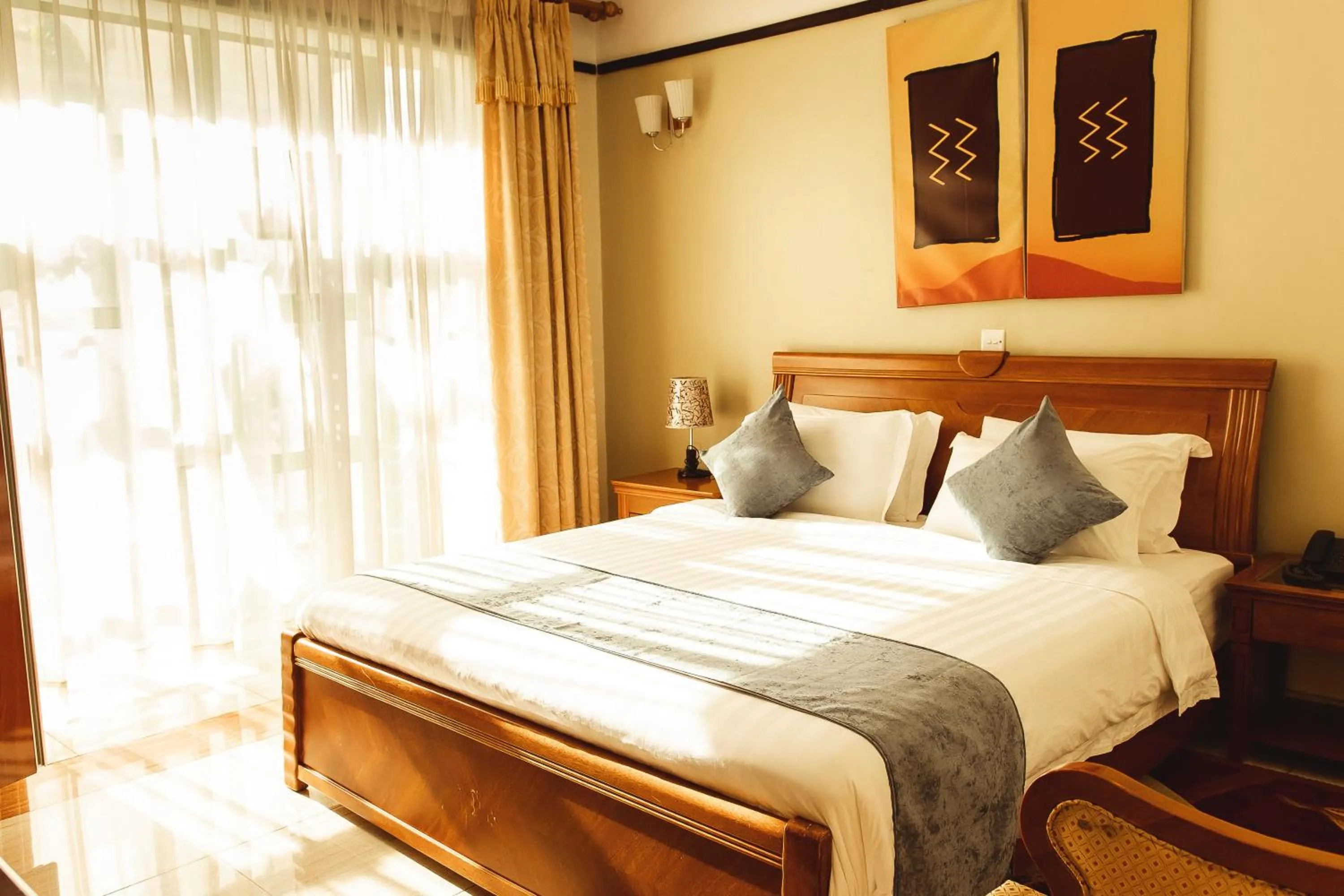 Bedroom, Bed in Highlands Suites Hotel and Apartments