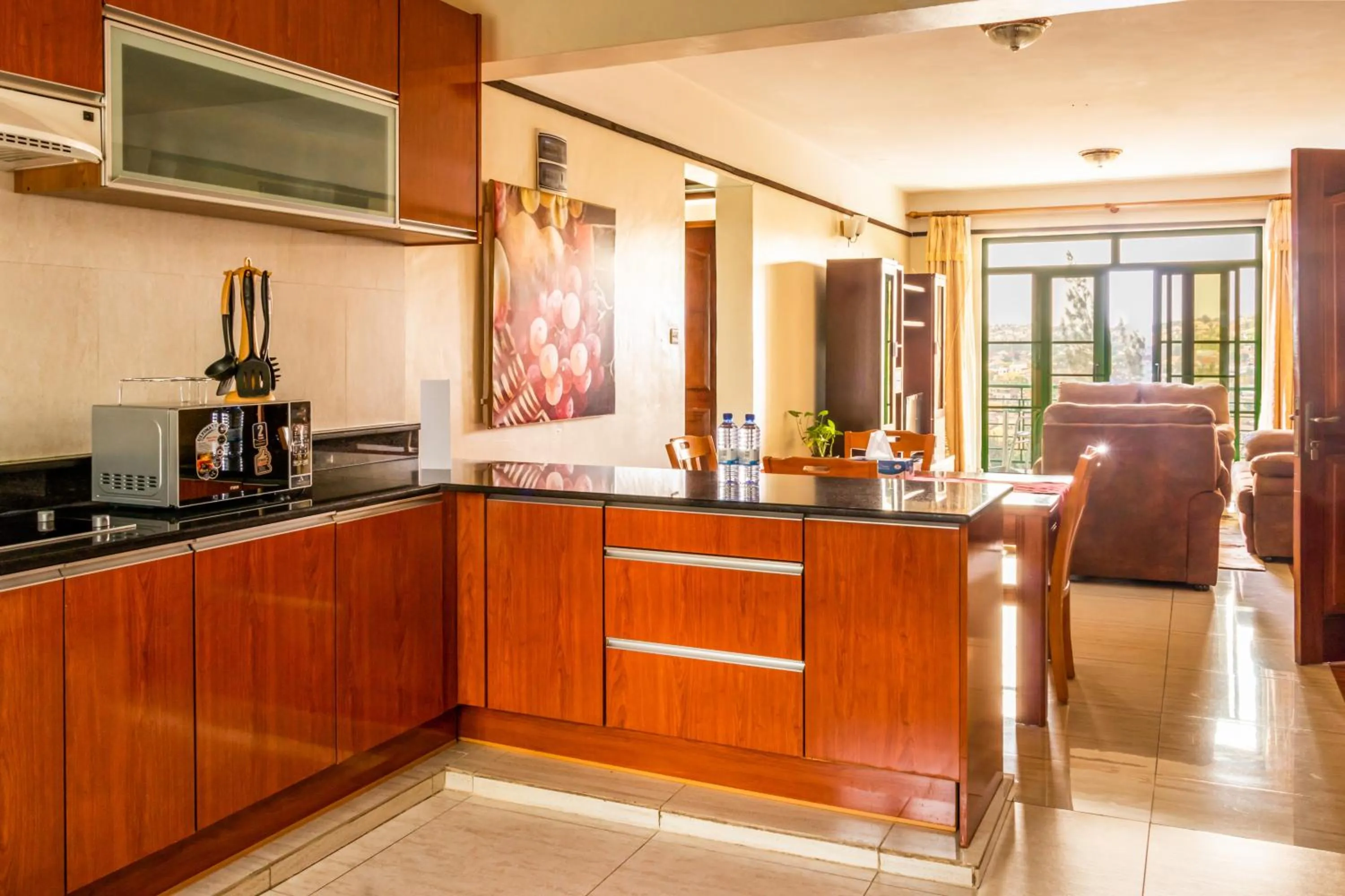 Coffee/tea facilities in Highlands Suites Hotel and Apartments