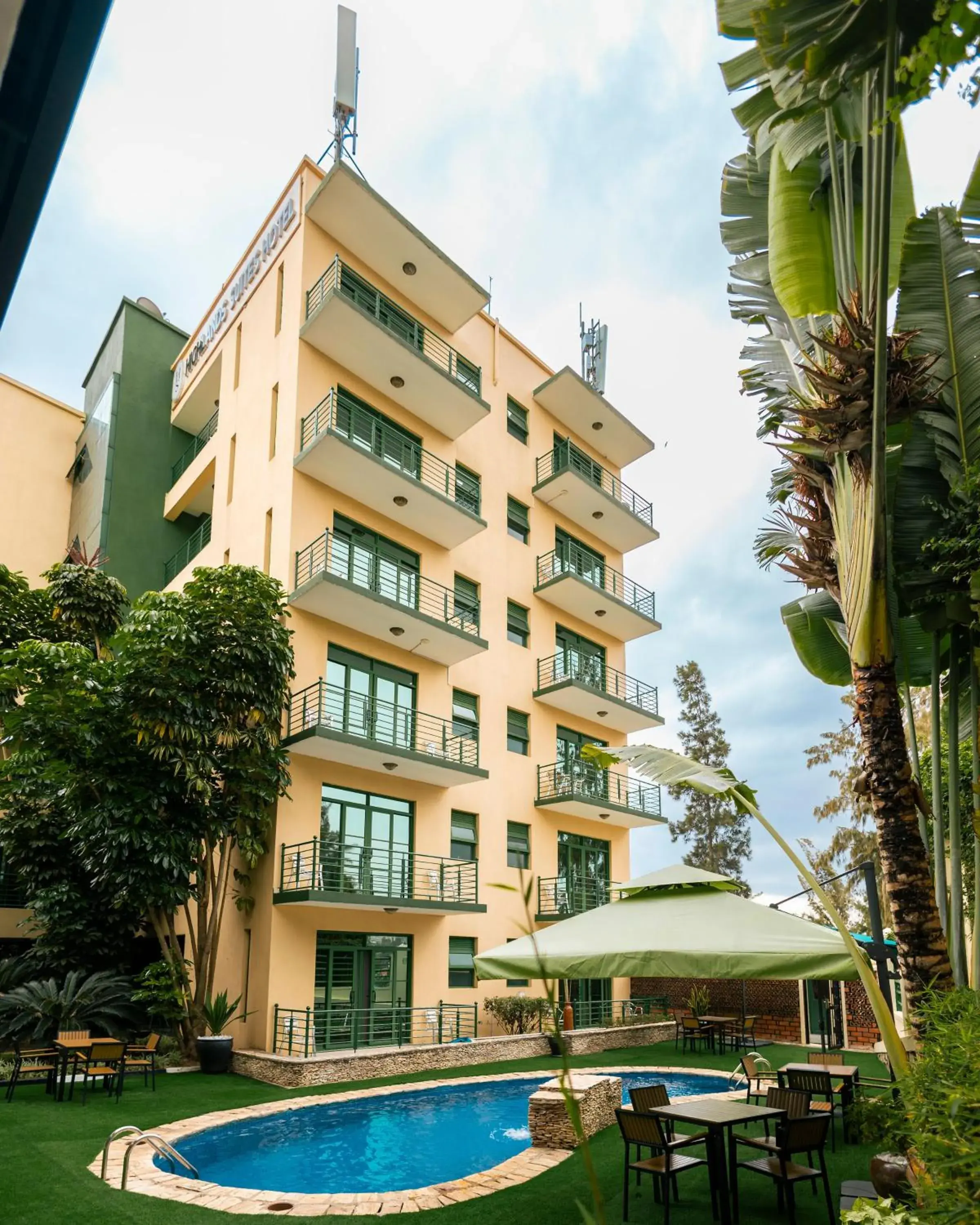 Highlands Suites Hotel and Apartments Highlands Suites Hotel and Apartments