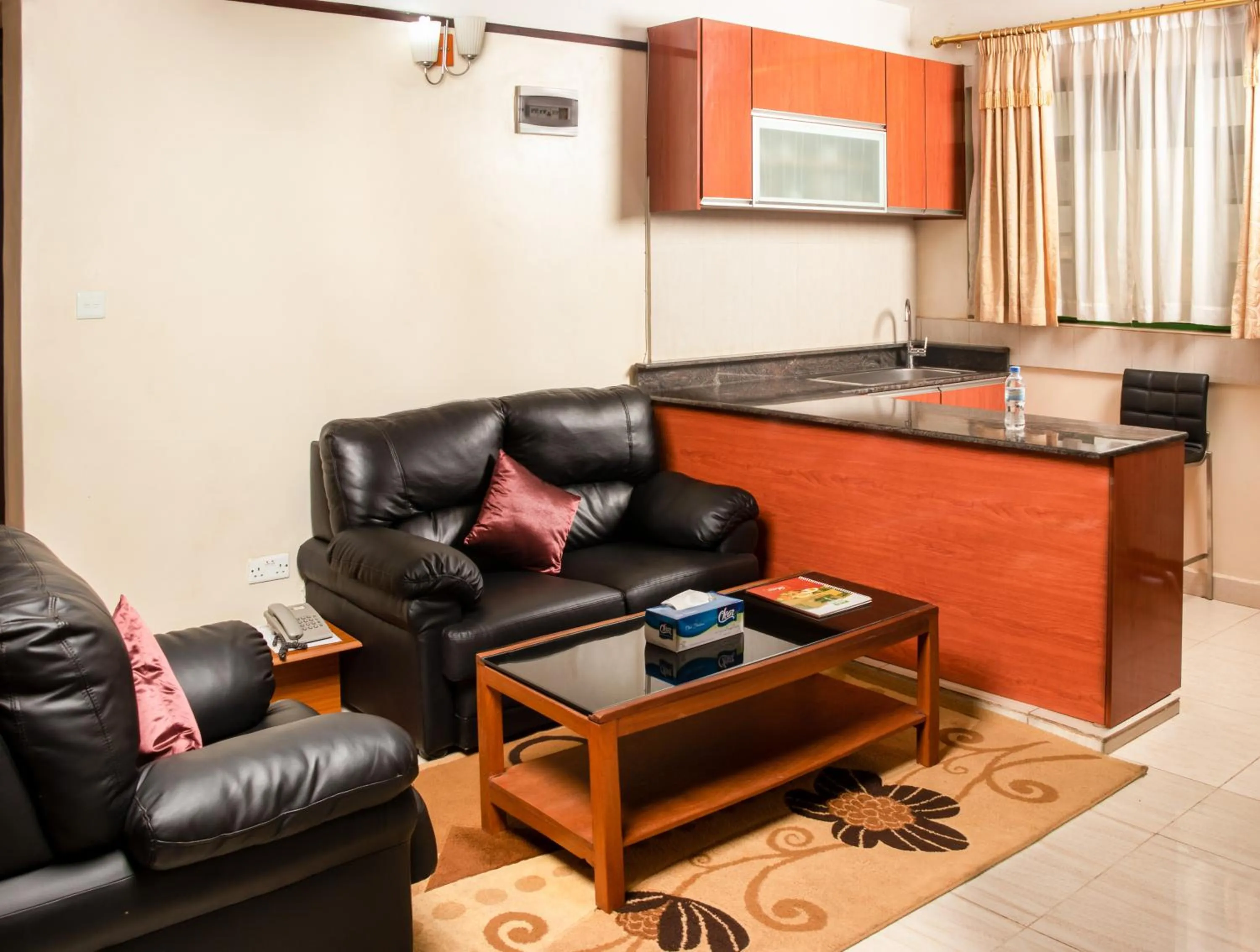 Kitchen or kitchenette in Highlands Suites Hotel and Apartments