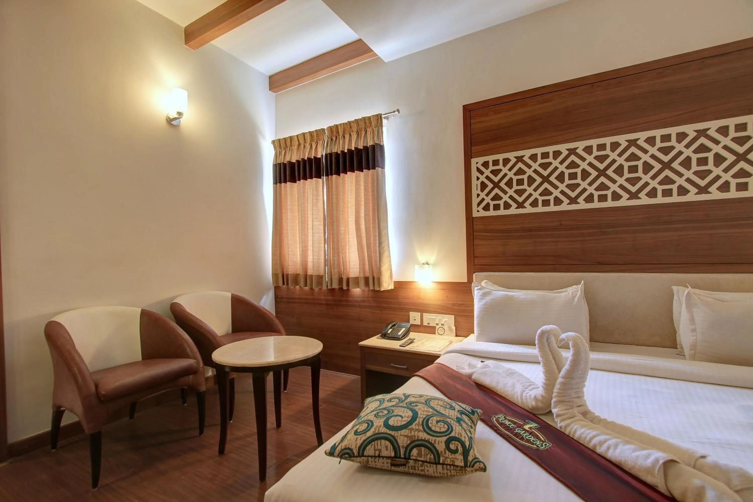 Bed in Hotel Prince Gardens