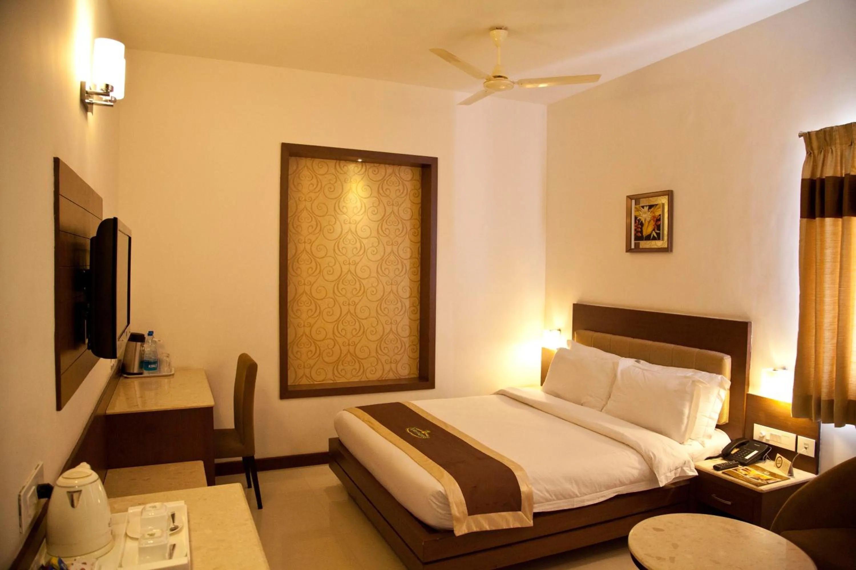 Bedroom, Bed in Hotel Prince Gardens