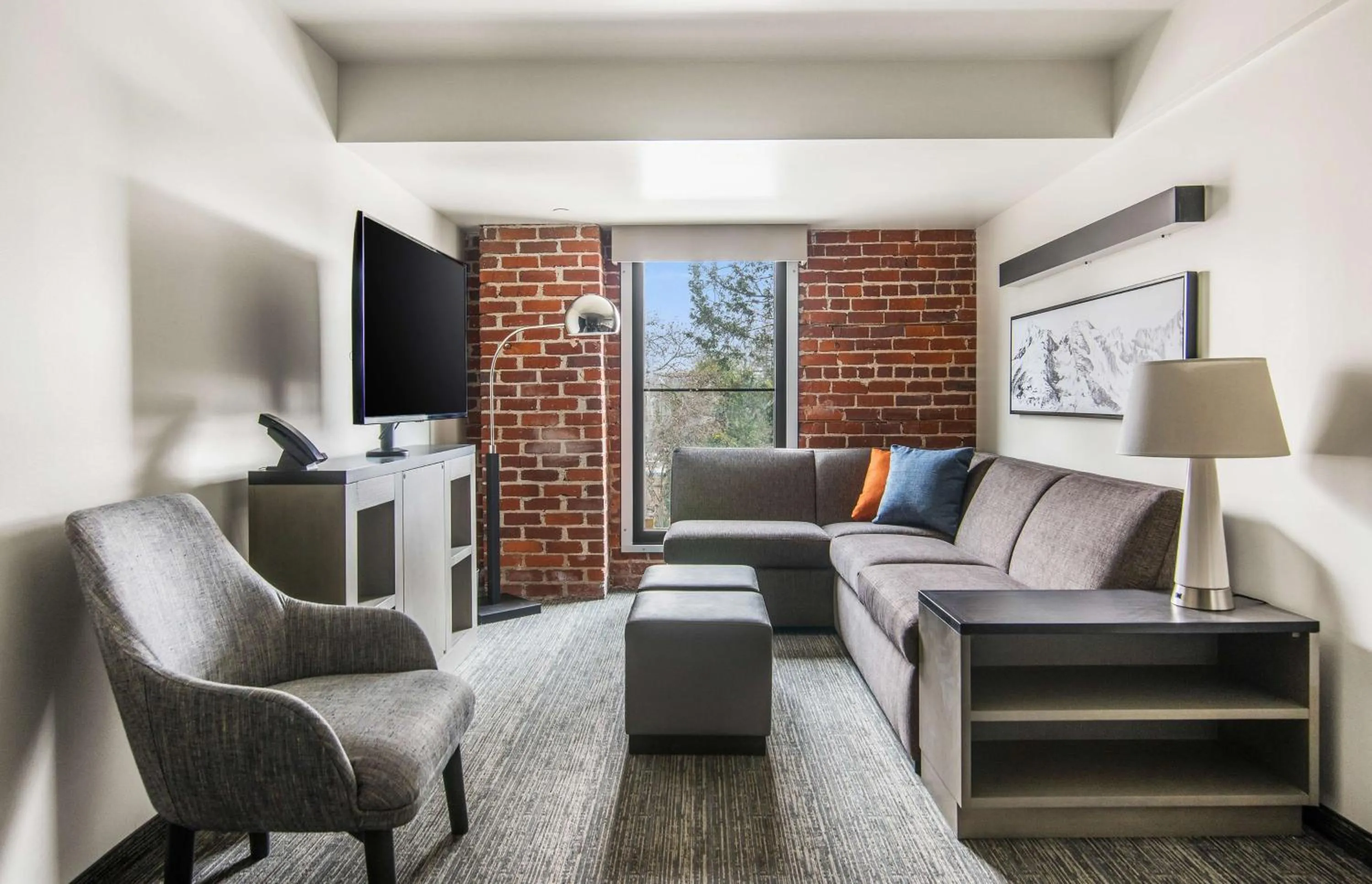 Photo of the whole room in Hyatt House Sacramento-Midtown