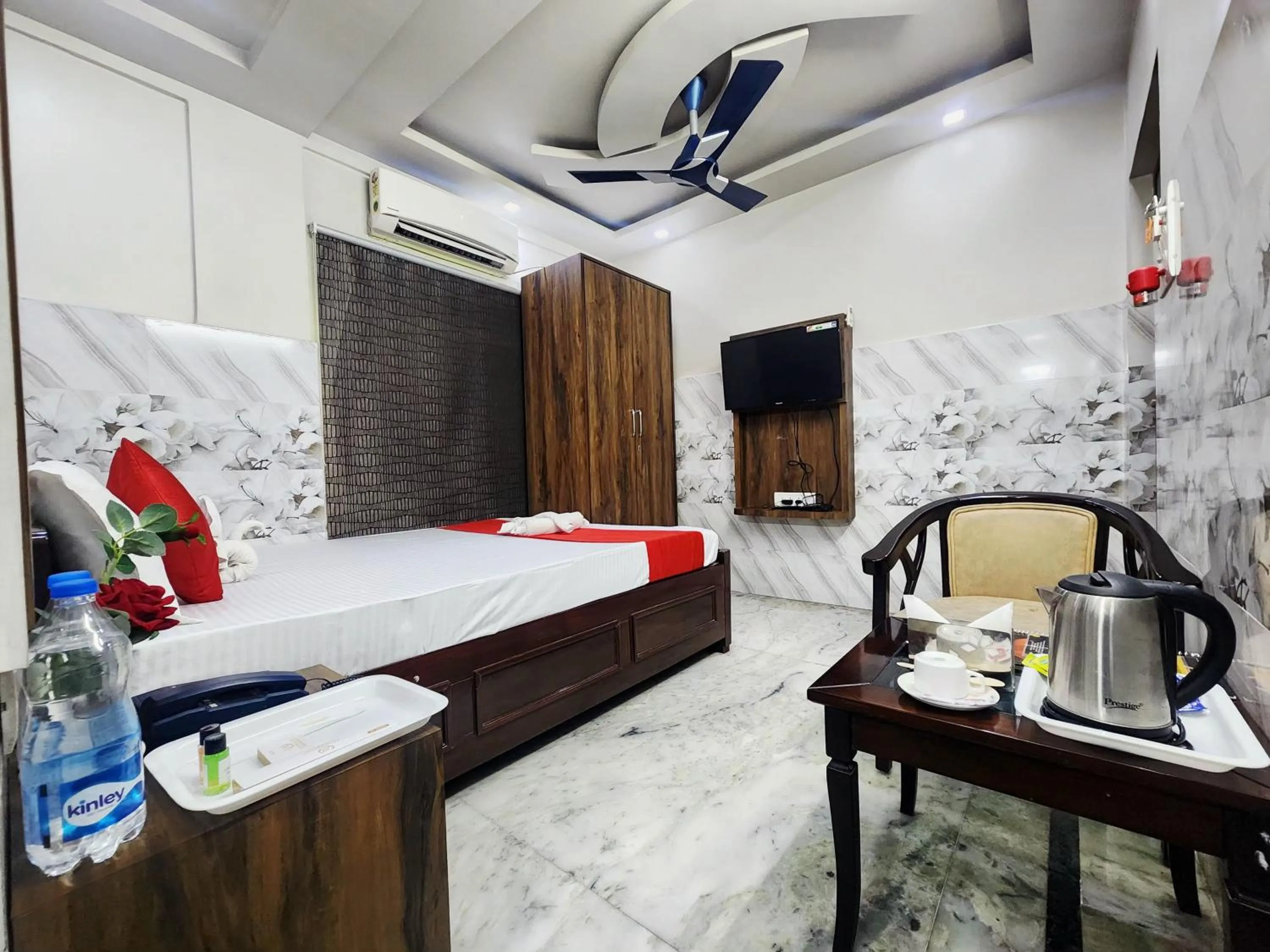 TV and multimedia, Bed in ANANDALOKE RESIDENCY