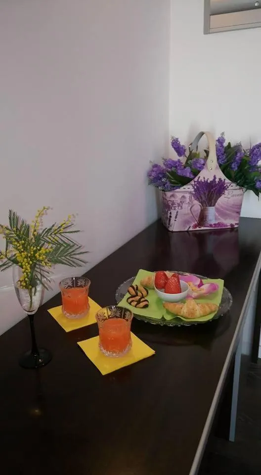 Hotel In - Lounge Room