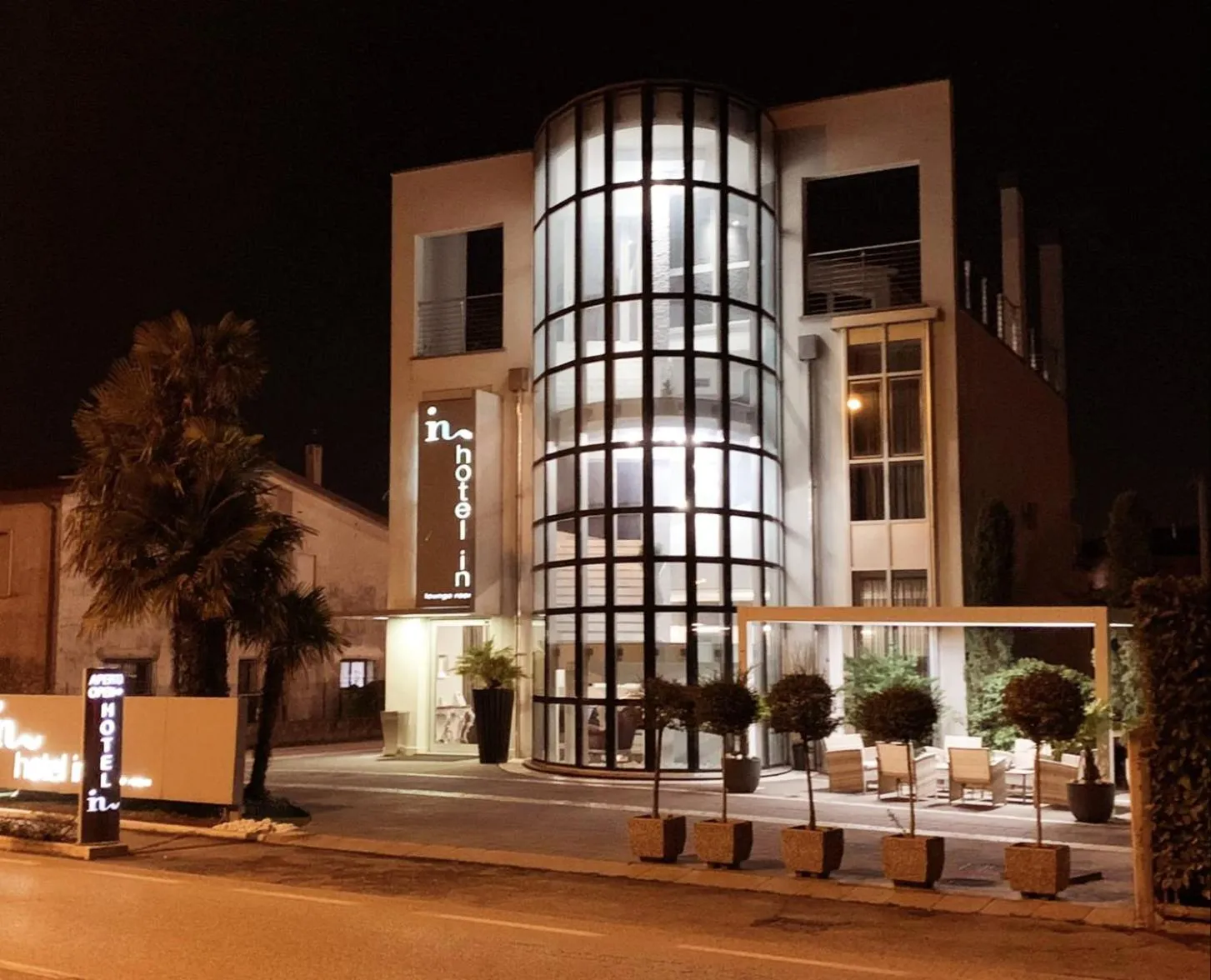 Property building in Hotel In - Lounge Room