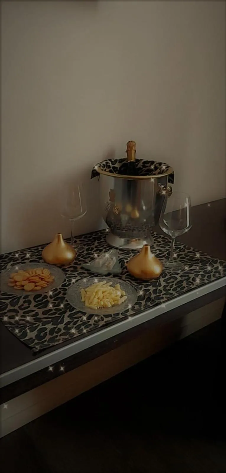 Hotel In - Lounge Room