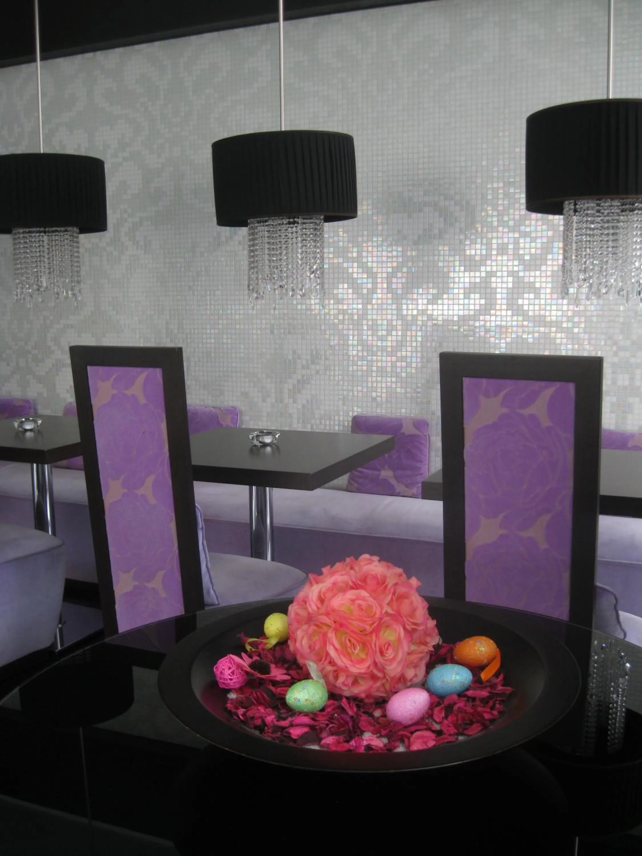 Restaurant/places to eat in Hotel In - Lounge Room